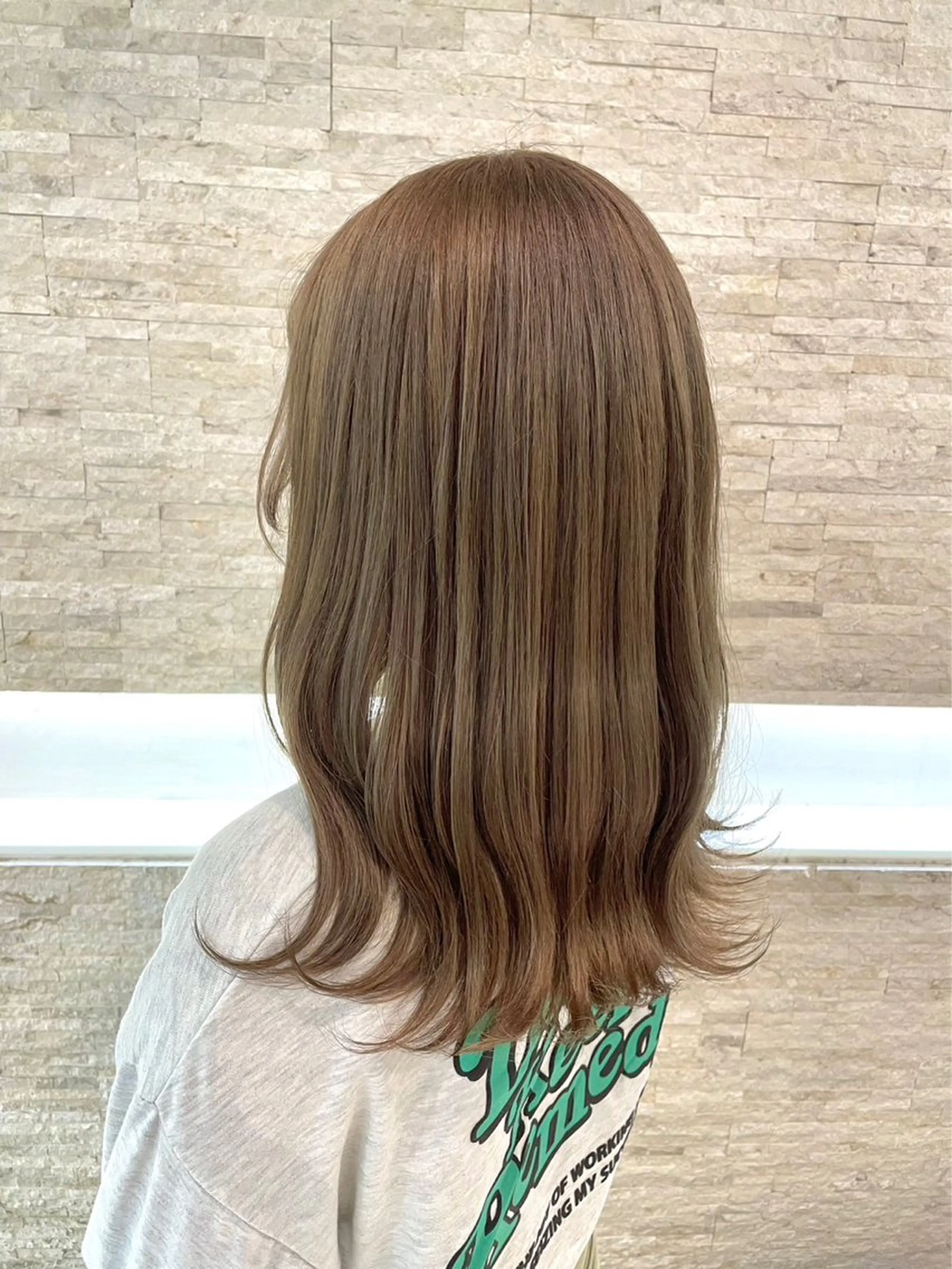 セミロング カラー ☘️上村 ☘️髪質 改善/透明感カラーのヘアスタイル