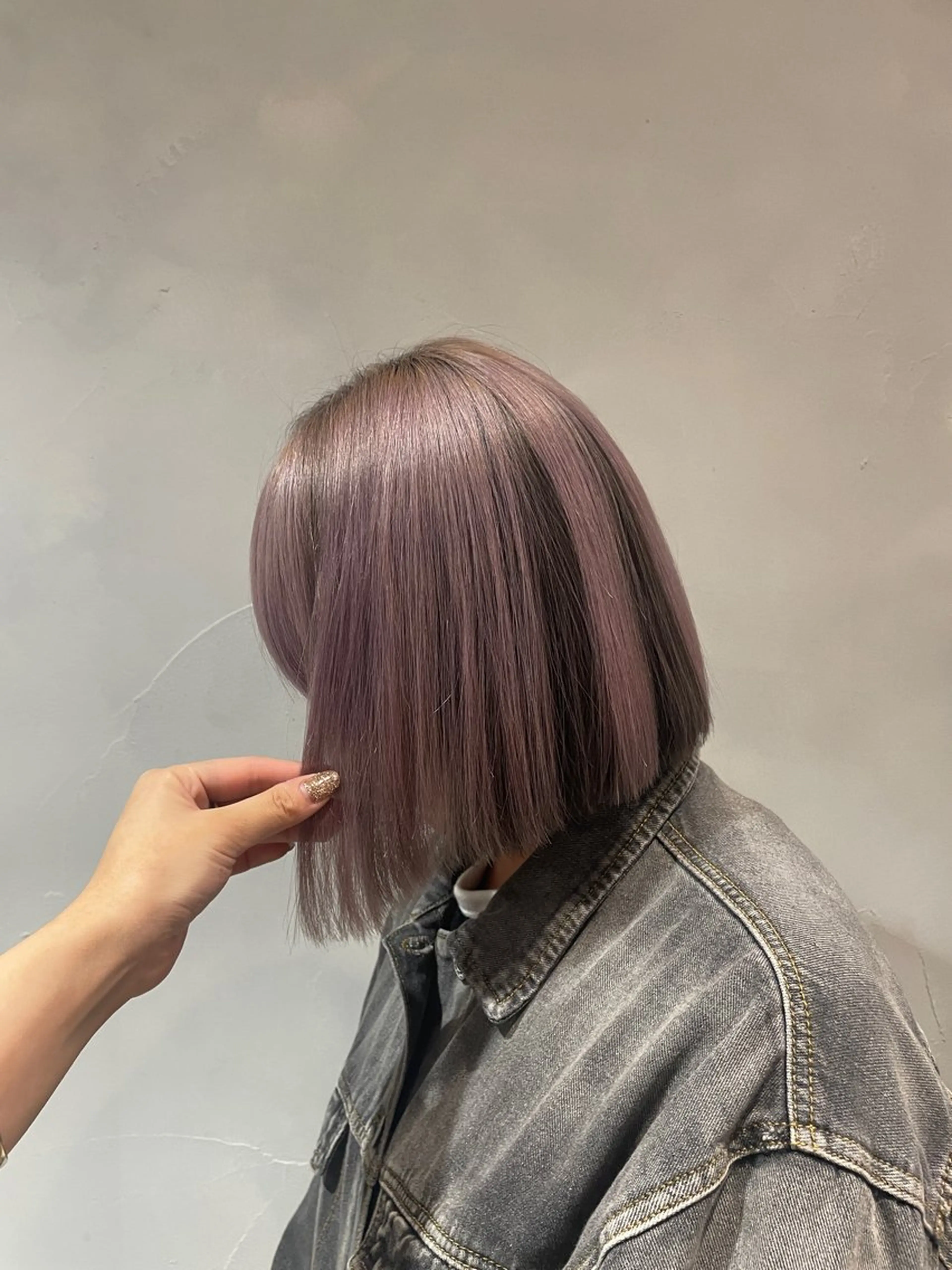 ミディアム カラー ヘアアレンジ 黒髪 ブリーチ デザインカラー ハイトーンカラー ピンクカラー 久保 嗣温のヘアスタイル