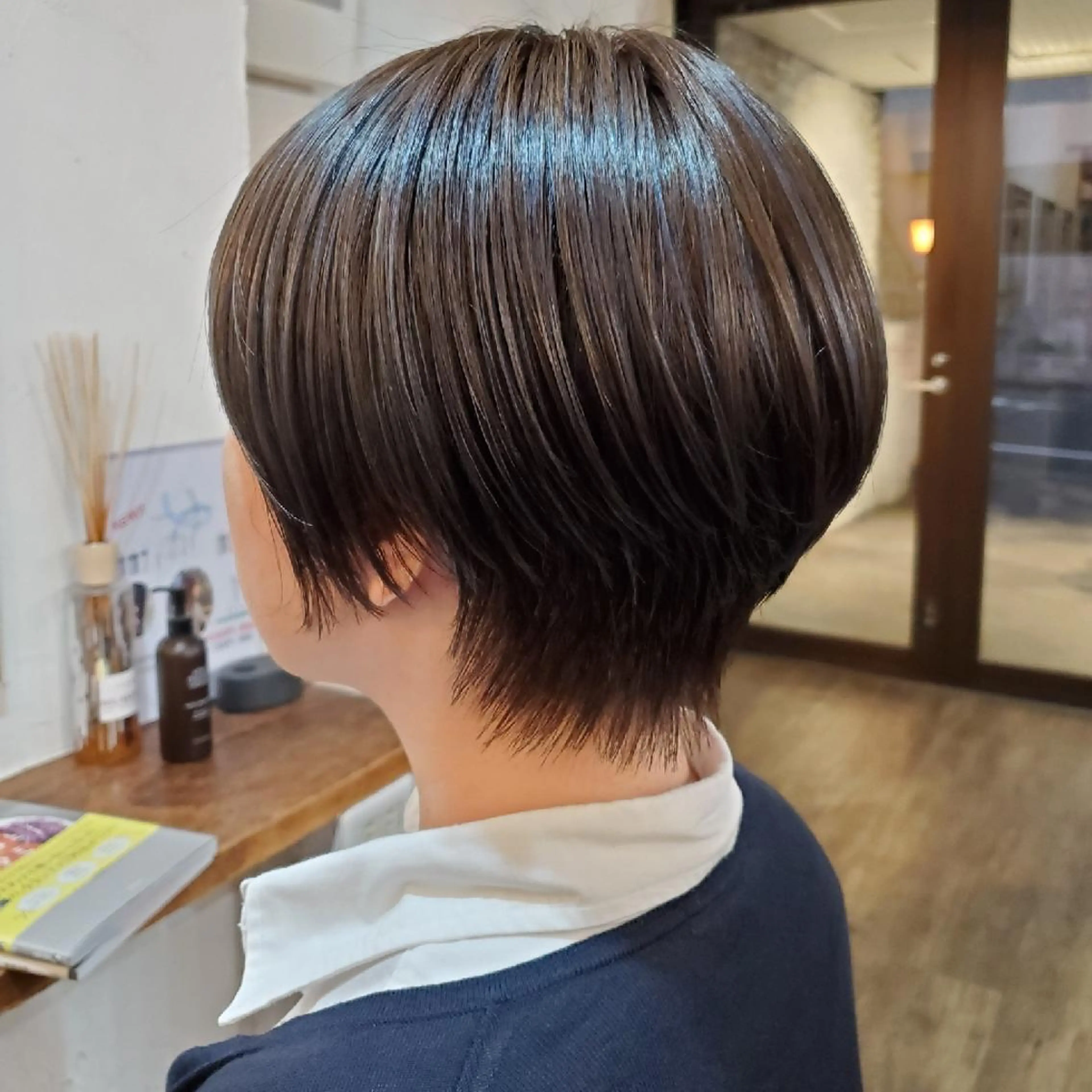 ショート カラー 切りっぱなしボブ ショートボブ ショートレイヤー ハンサムショート バレイヤージュ カット ヘアカラー トリートメント フリーランス所属・韓国ヘア レイヤー くびれヘアMATSUのヘアスタイル