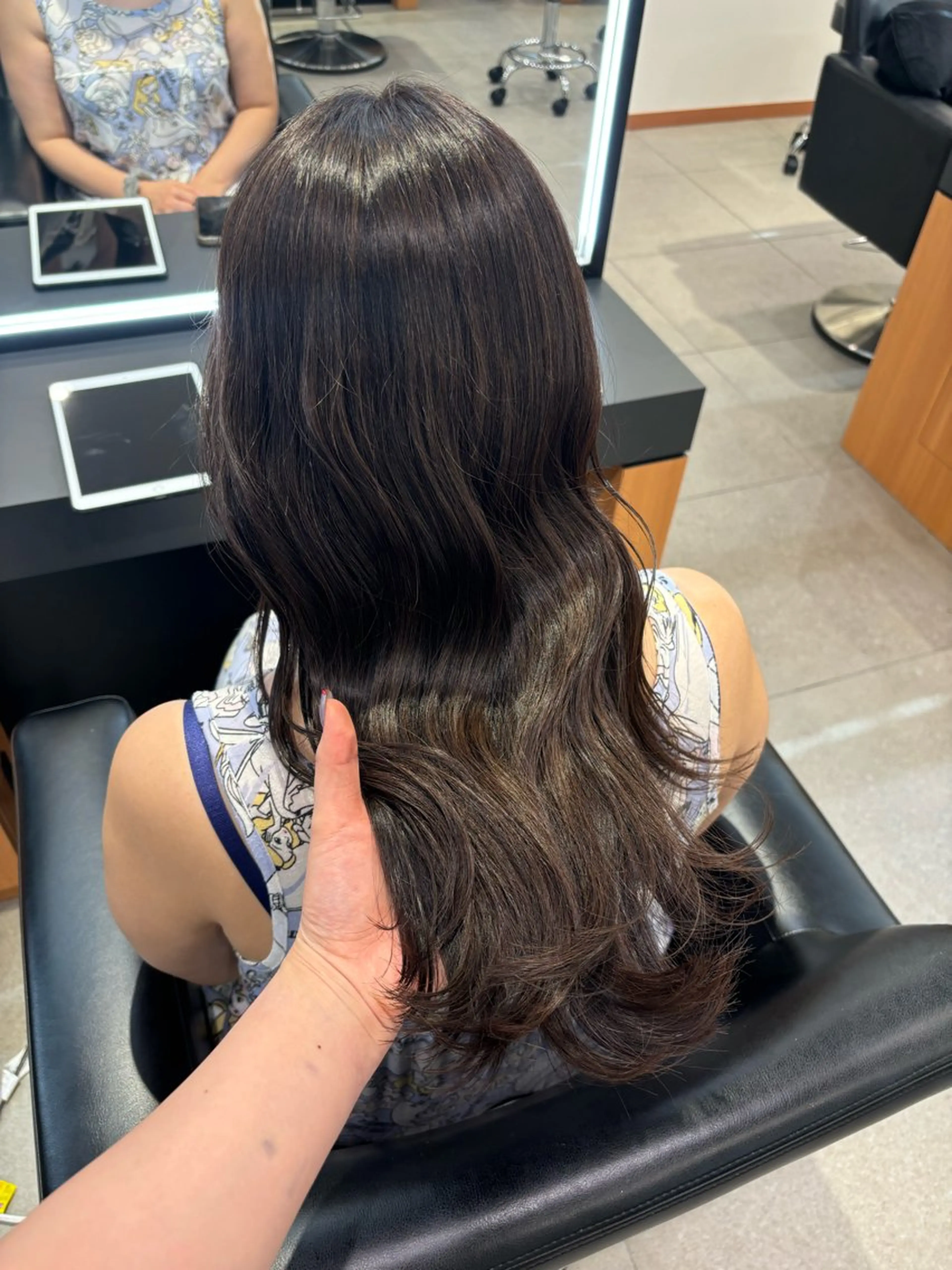 ロング KAREN(ému) 伏見/カットモデルのヘアスタイル