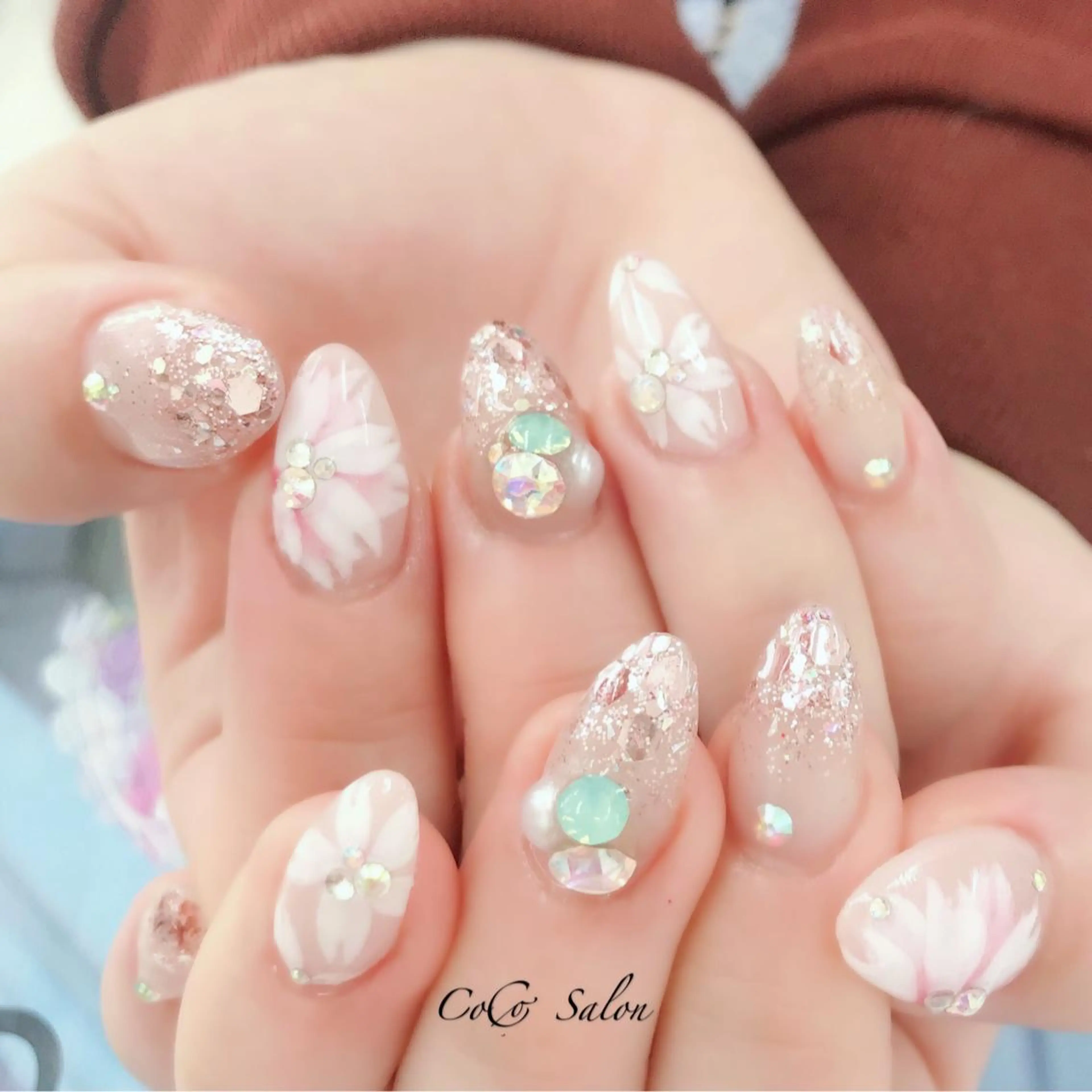 ネイル 桜ネイル フラワーネイル グラデーション ホログラムネイル キラキラネイル ハンドネイル CoCoSalon ネイル/まつ毛予約のネイルデザイン