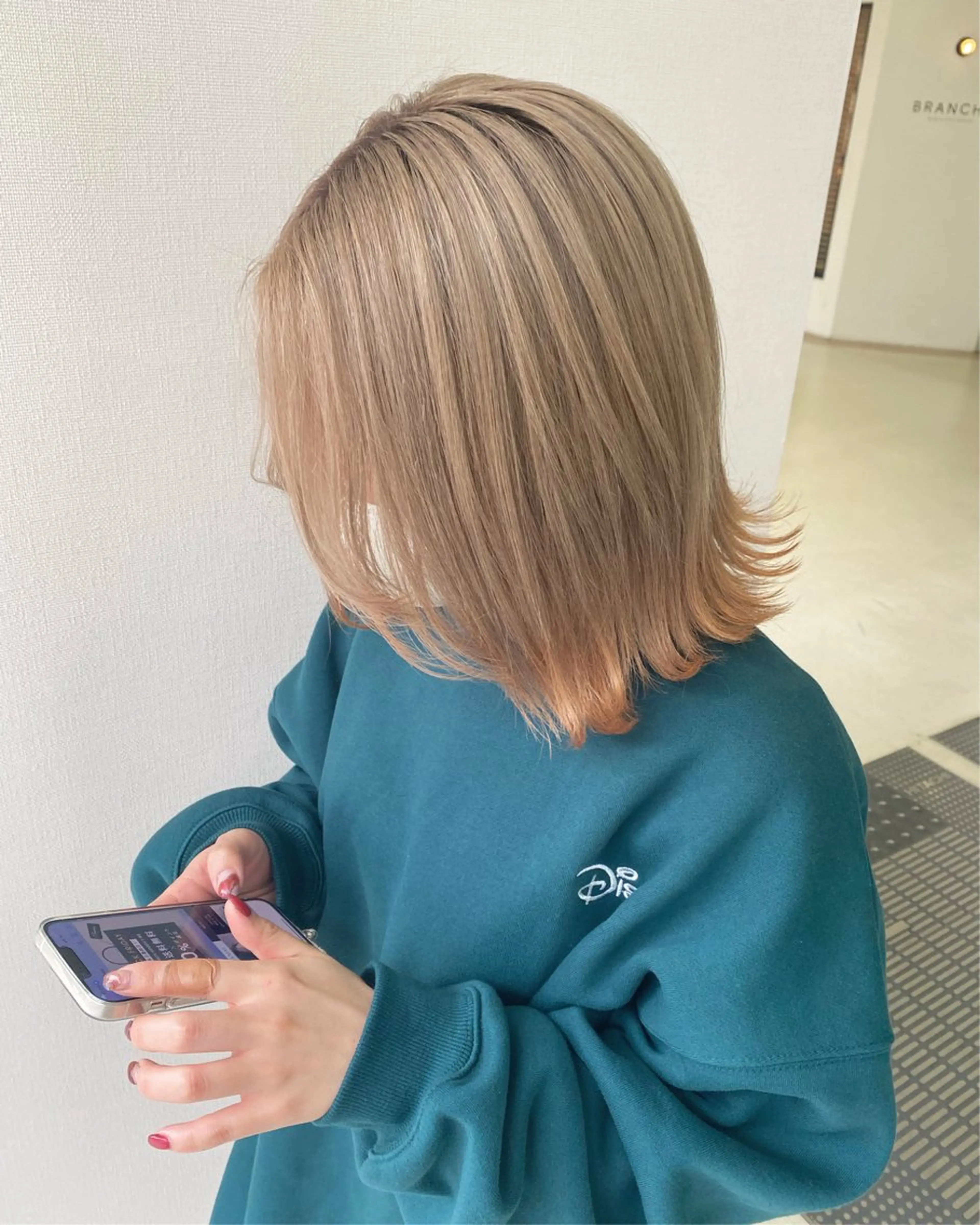 ミディアム カラー ベージュカラー ミルクティーベージュ オレンジ カット ヘアカラー 髙橋 怜司のヘアスタイル