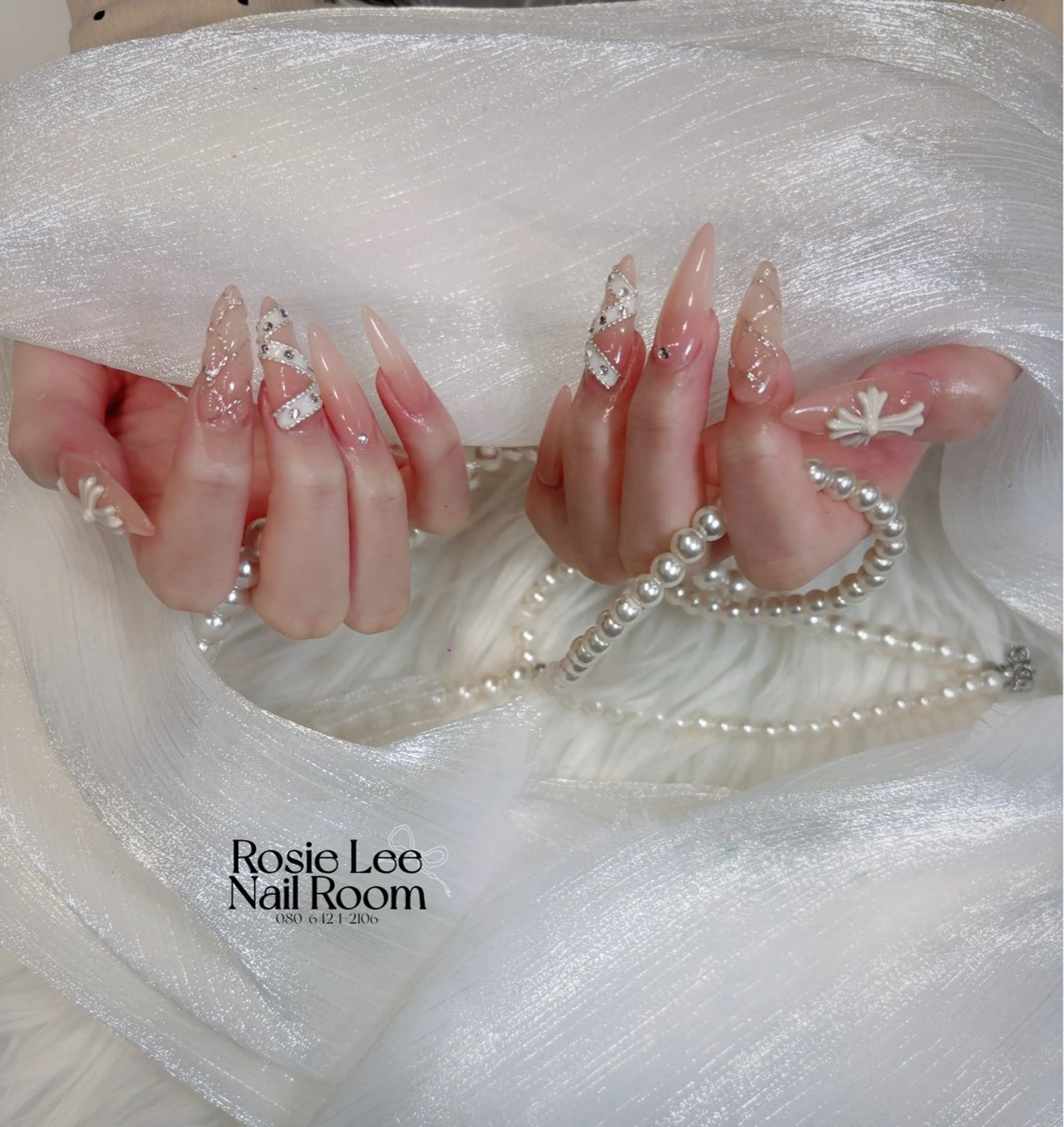 ネイル ハンドネイル ROSIE LEEのネイルデザイン