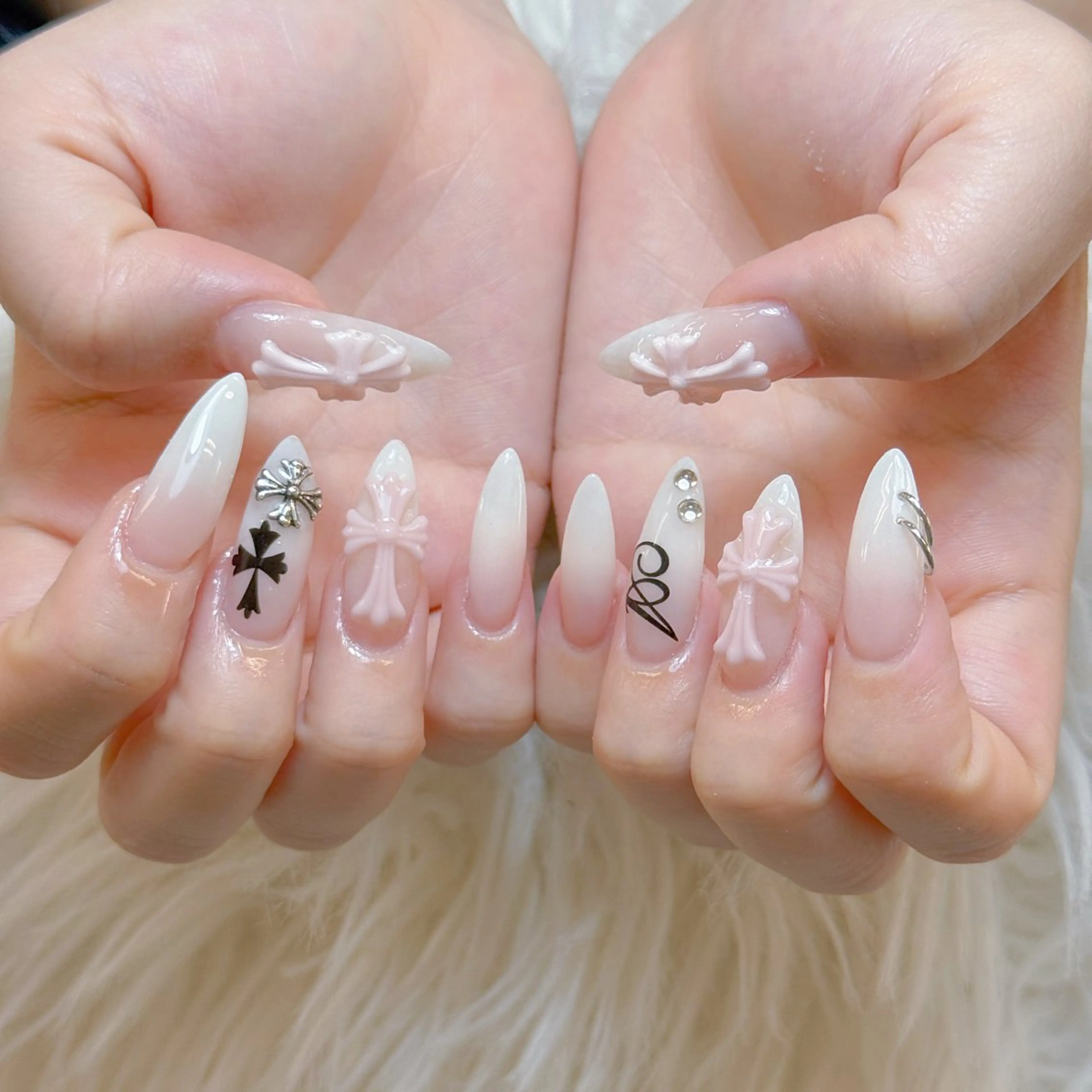 ネイル ハンドネイル ハンドケア Anh Nail 歌舞伎町のネイルデザイン
