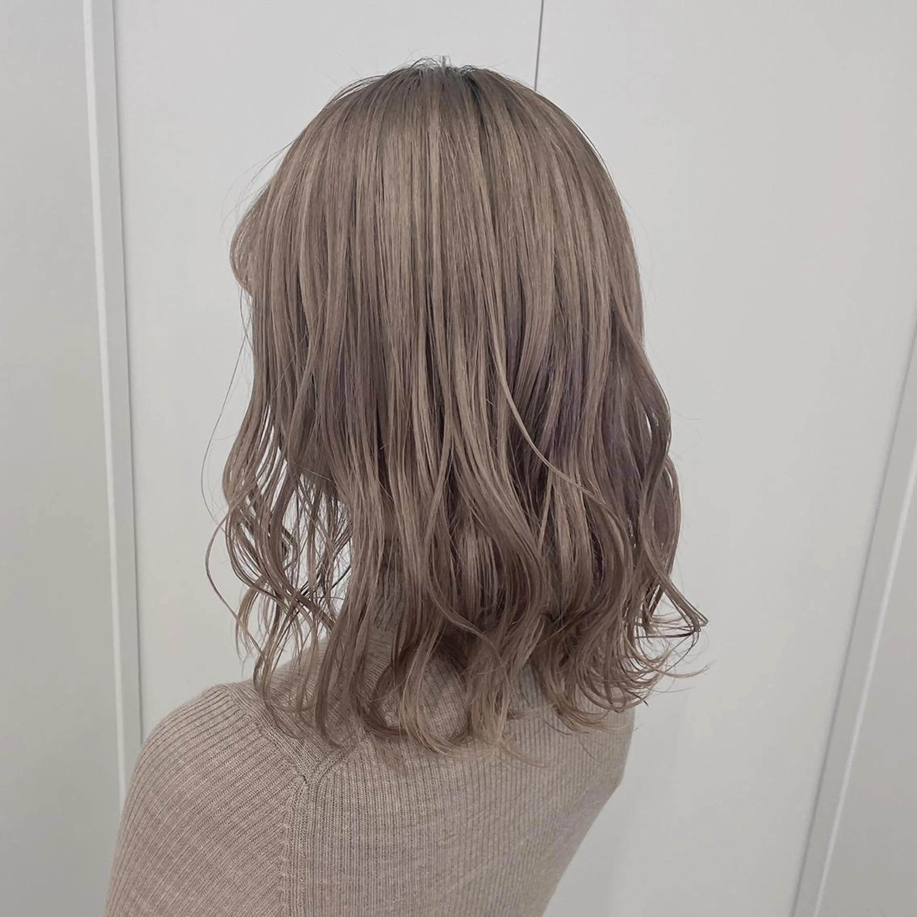 ミディアム カラー ヘアアレンジ ネイル マツエク・マツパ ベージュグレージュ 💕しゅーじ💕のヘアスタイル