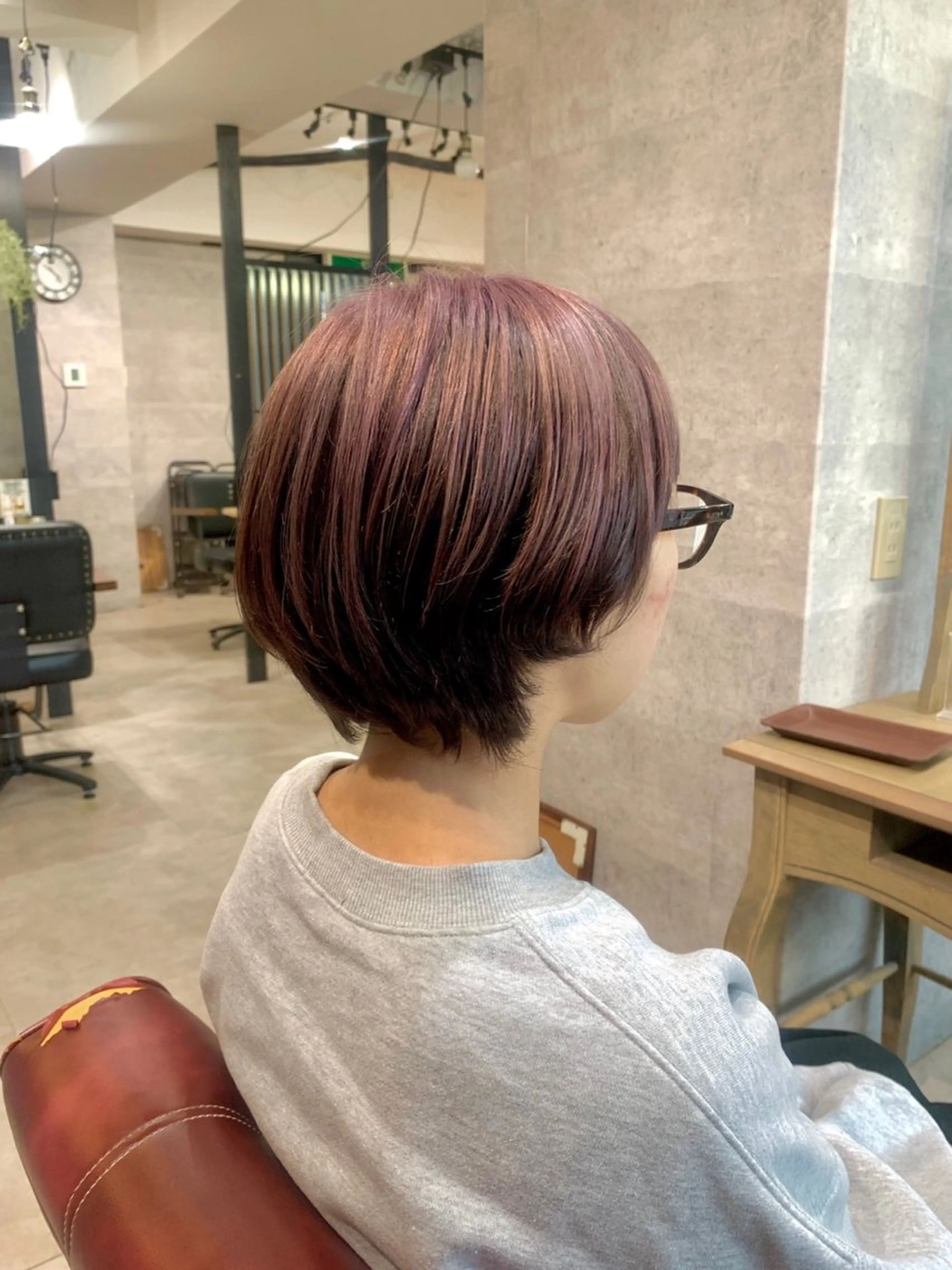ショート ヘアカラー トリートメント ツヤカラー🤍 ARISAのヘアスタイル