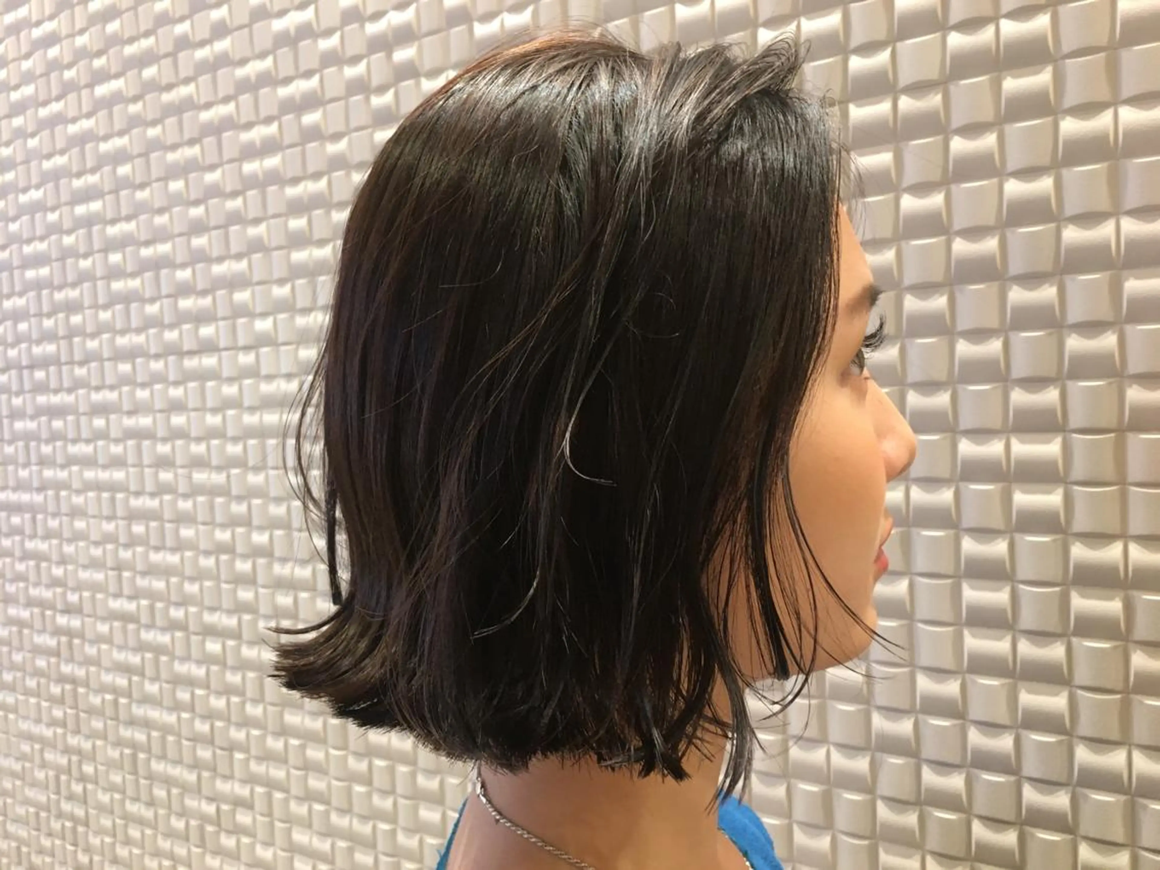 ミディアム 切りっぱなしボブ ボブ 外ハネヘア scene. haraのヘアスタイル