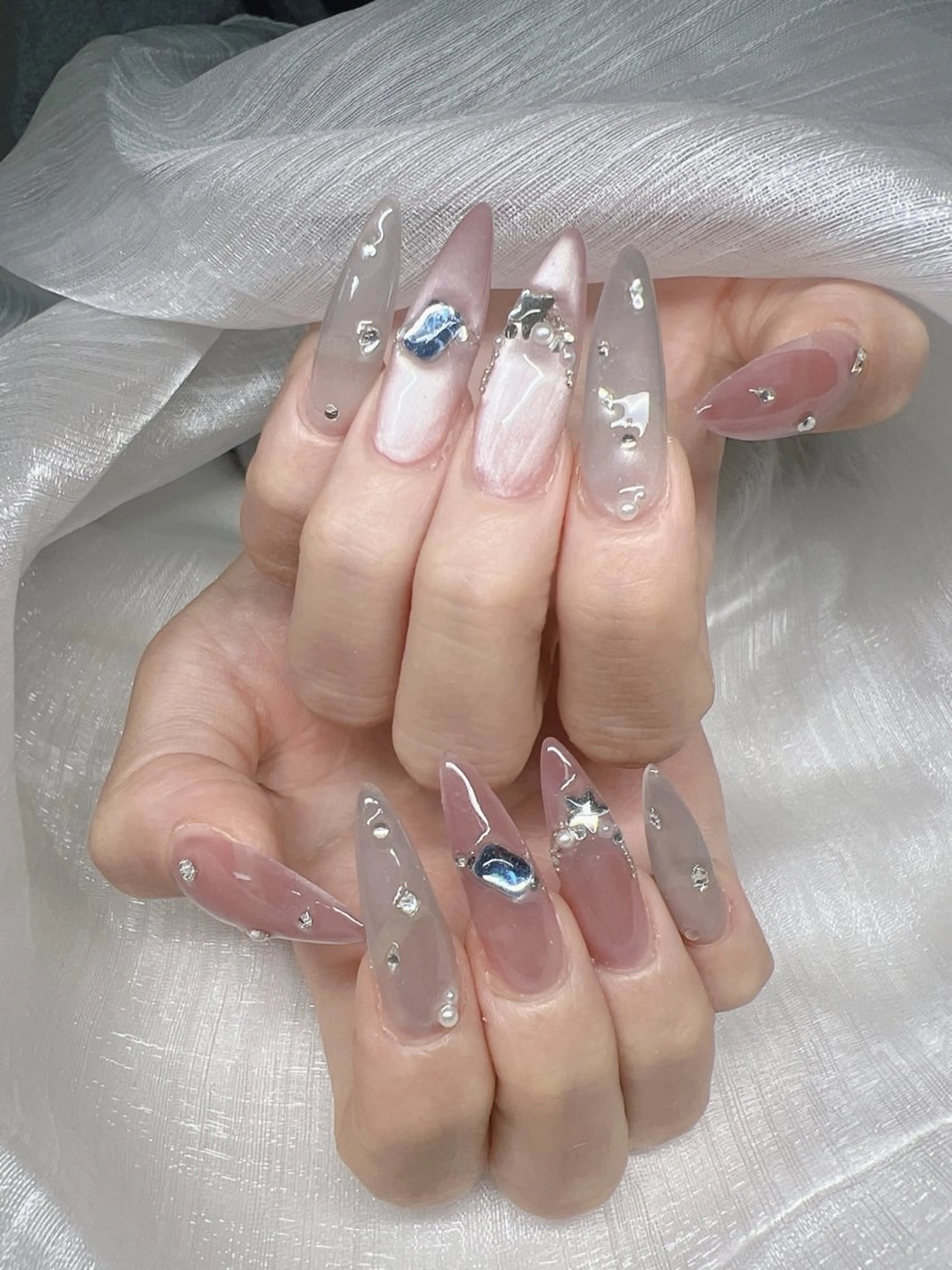 ネイル 長さ出し グラデーション 卒業式 キラキラネイル マグネットネイル ハンドネイル Lee Nails チップ長さだし専門店のネイルデザイン