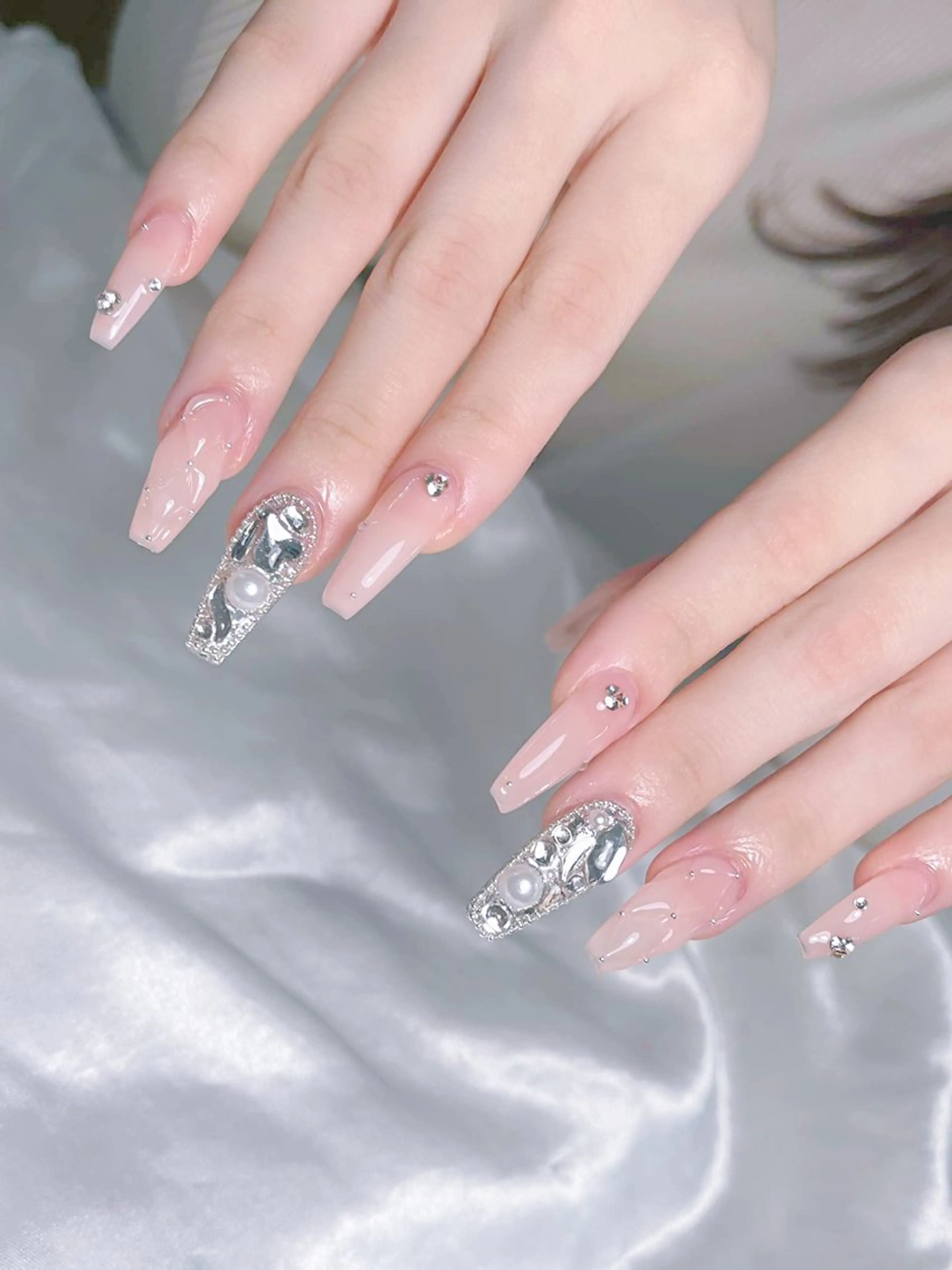 ネイル LEELA NAIL STUDIO所属・LEELA NAIL STUDIOのネイルデザイン