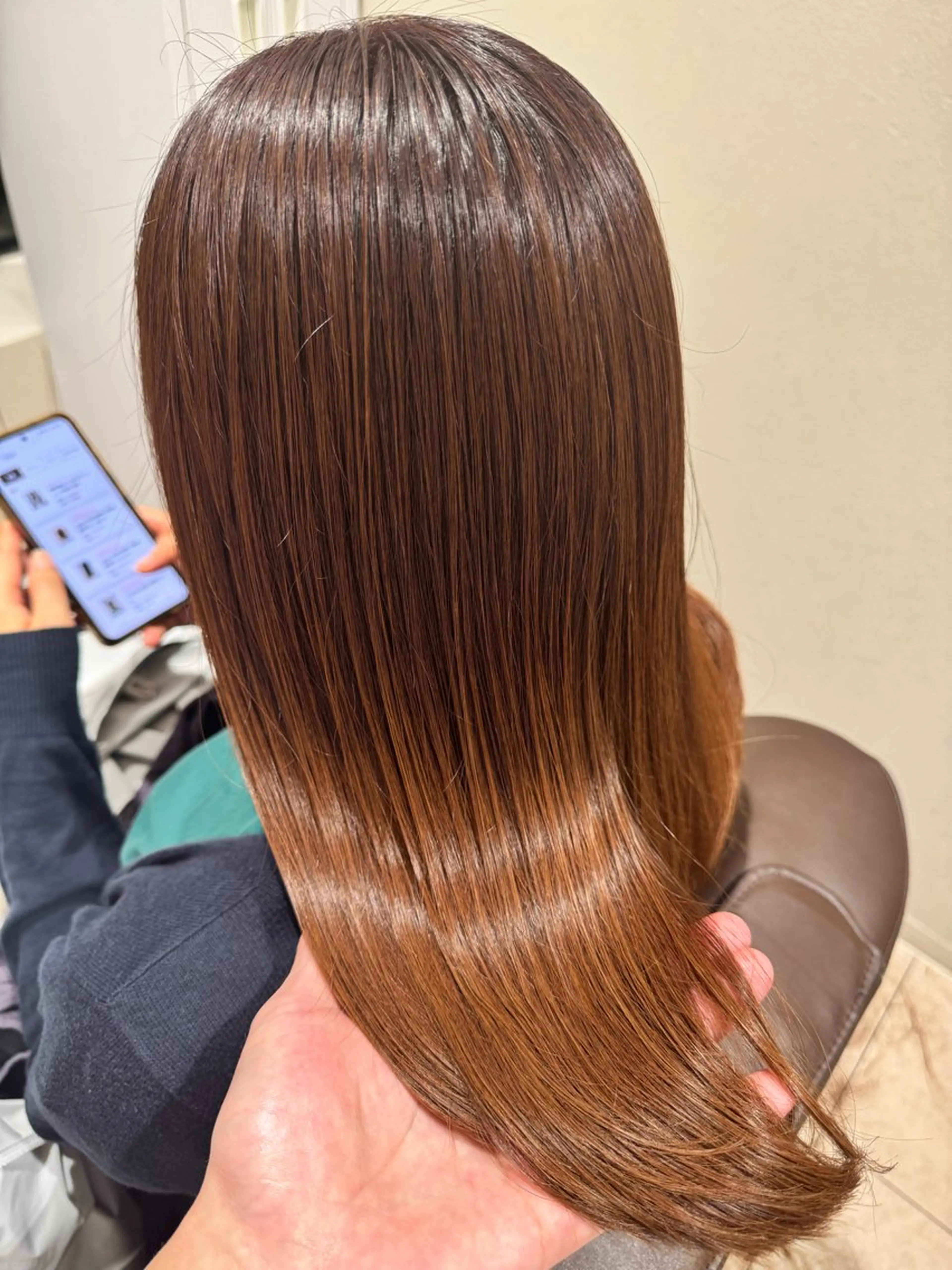セミロング カラー ヘアカラー トリートメント 史上最高の艶感 『髪質改善』tomのヘアスタイル