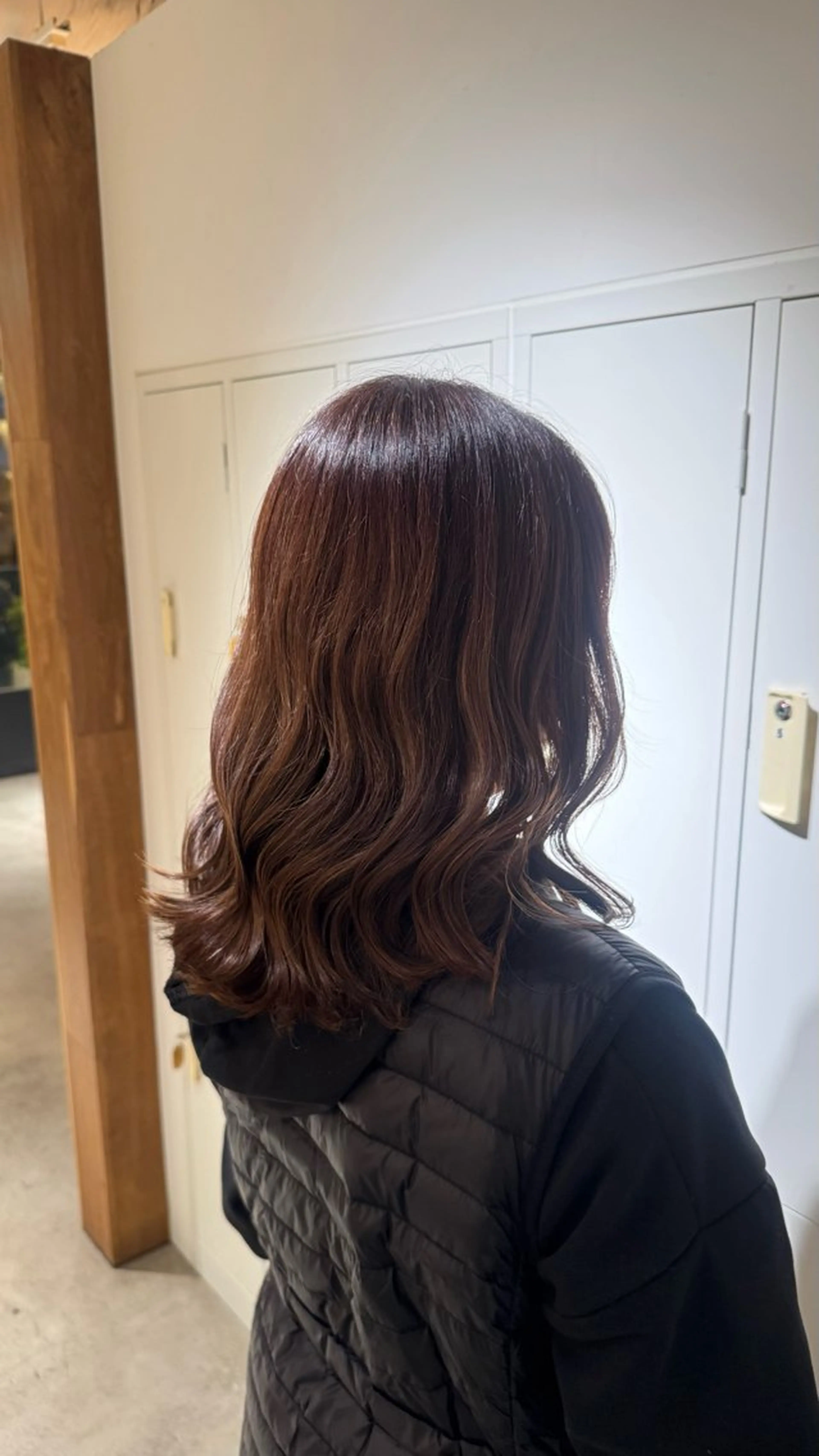 ミディアム 山根 里緒のヘアスタイル