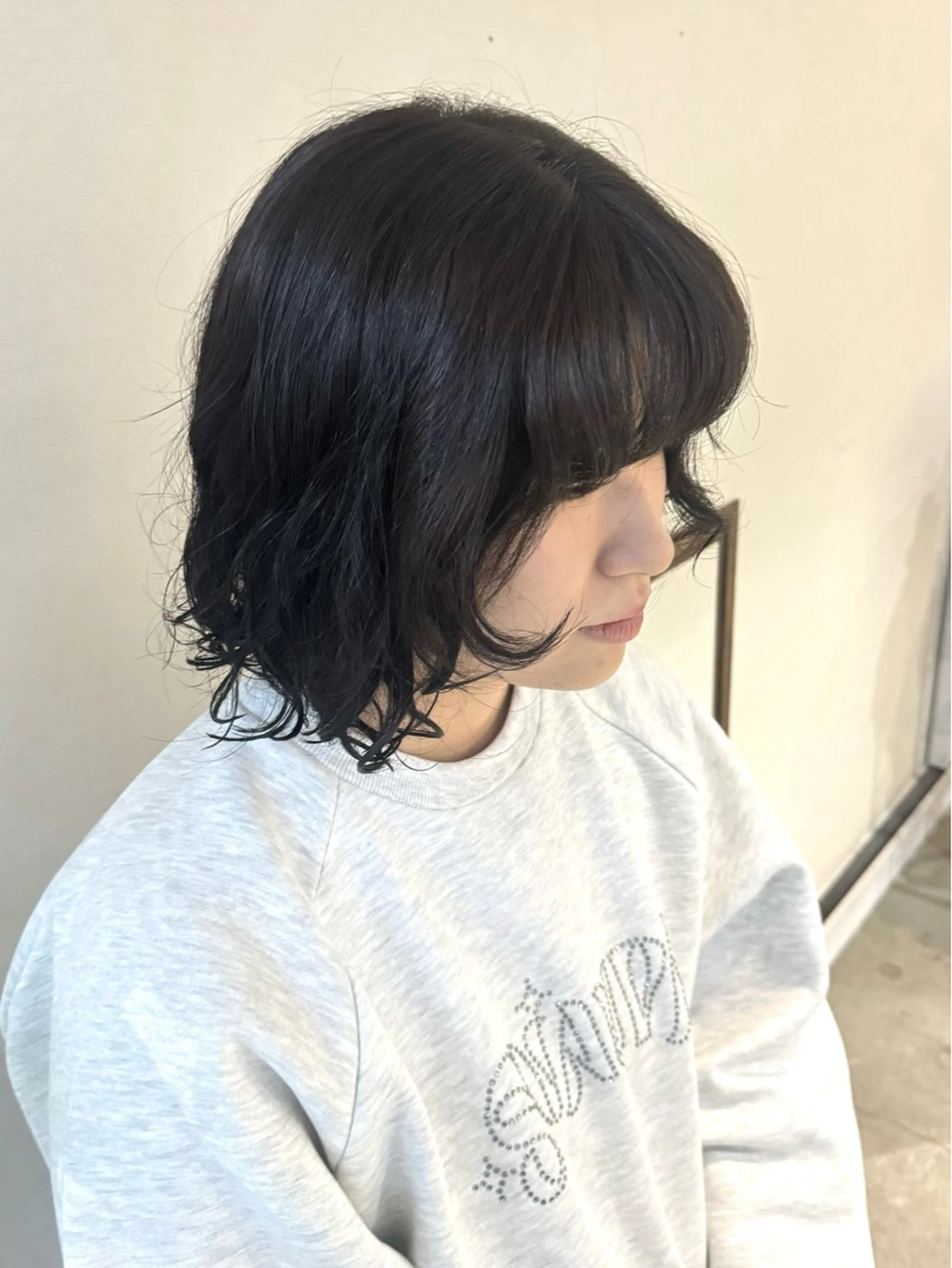 ミディアム ミディアムパーマ アッシュ ヘアカラー nito.所属・艶カラー 🩵NATSUKIのヘアスタイル