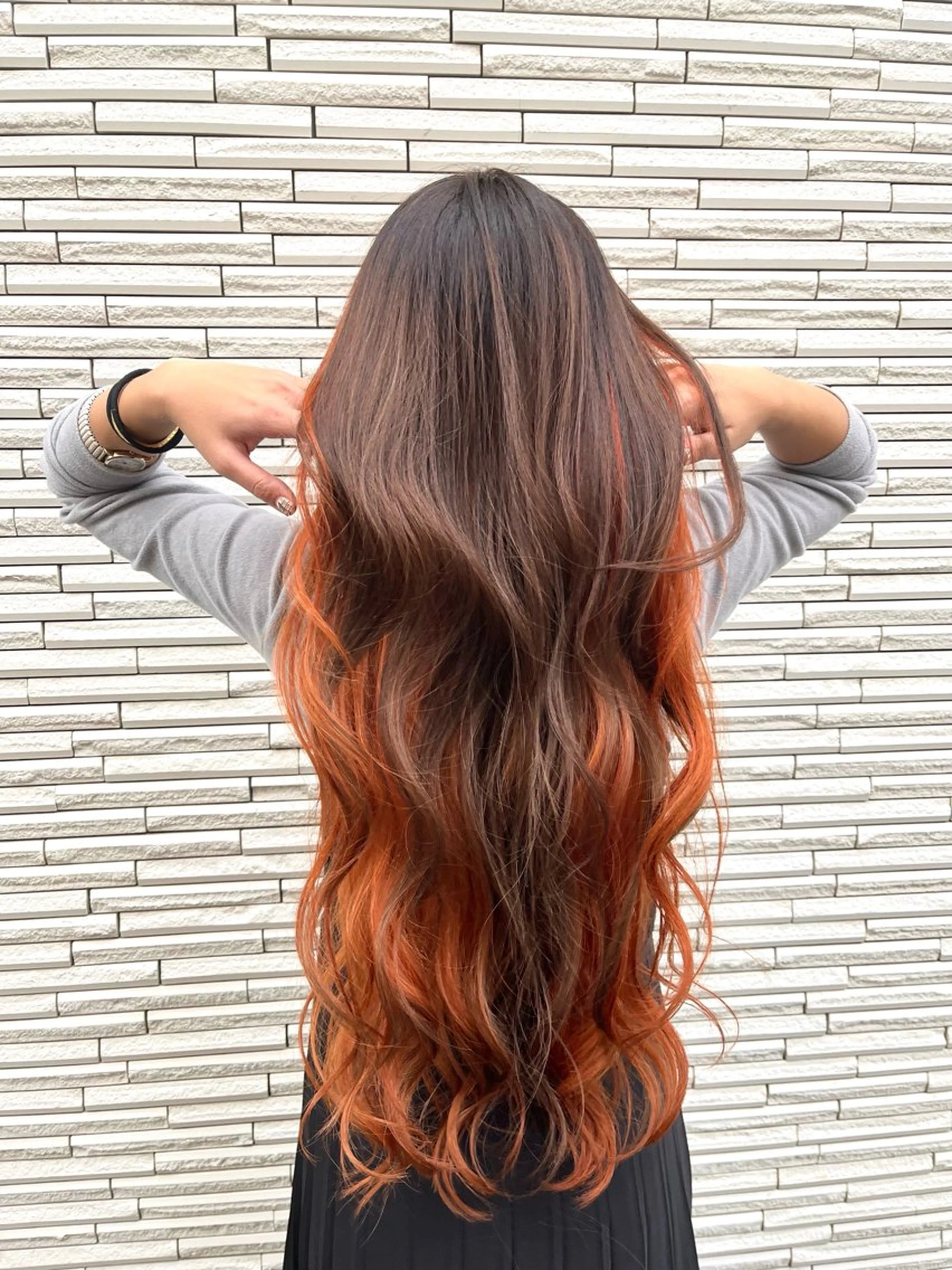 ロング ヘアカラー ハイトーンカラー🤍 やない せいらのヘアスタイル