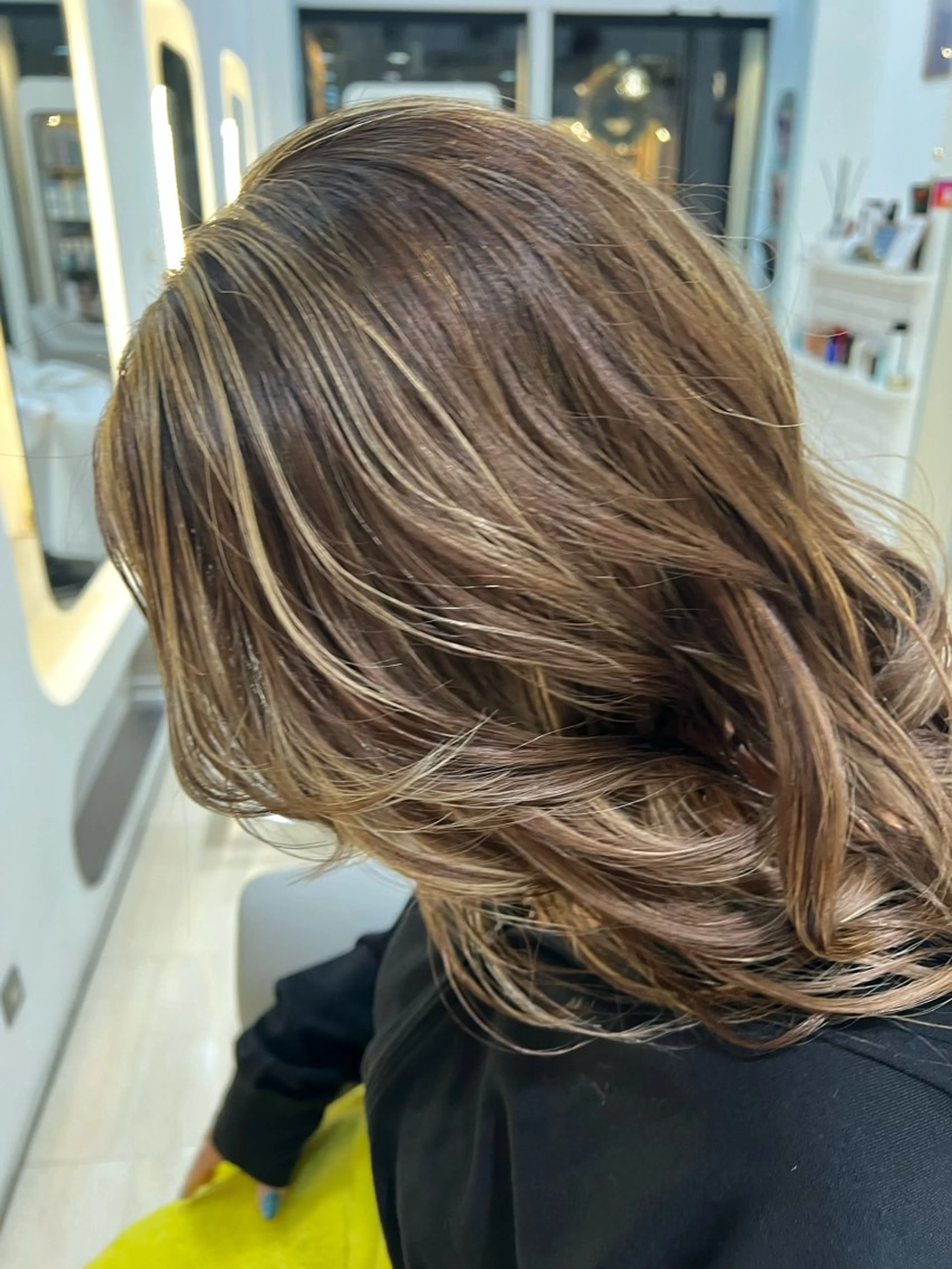 ミディアム カラー ヘアカラー 堀井 凌平のヘアスタイル