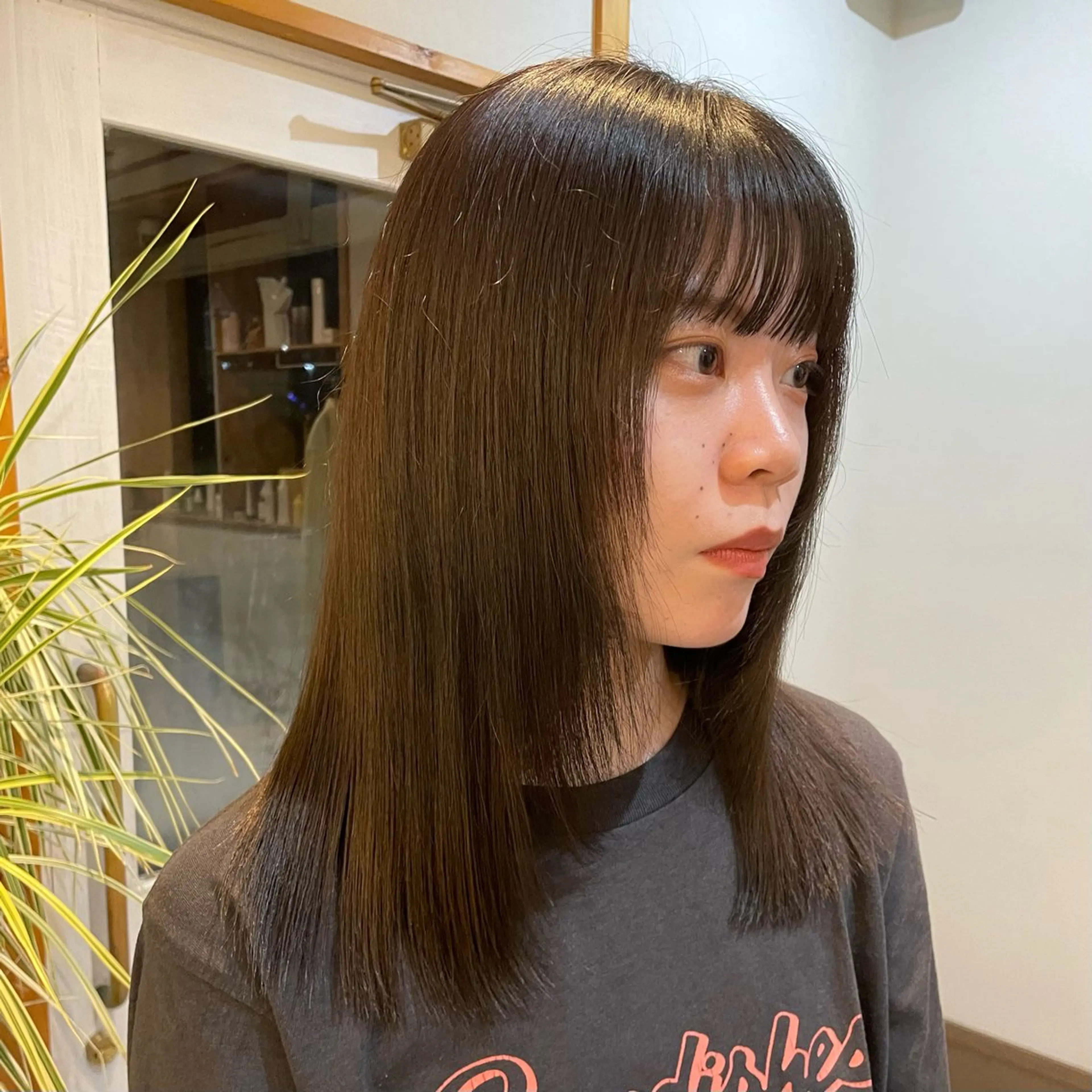 ミディアム カラー ベージュカラー 顔まわりレイヤー レイヤーカット こいけ みきののヘアスタイル