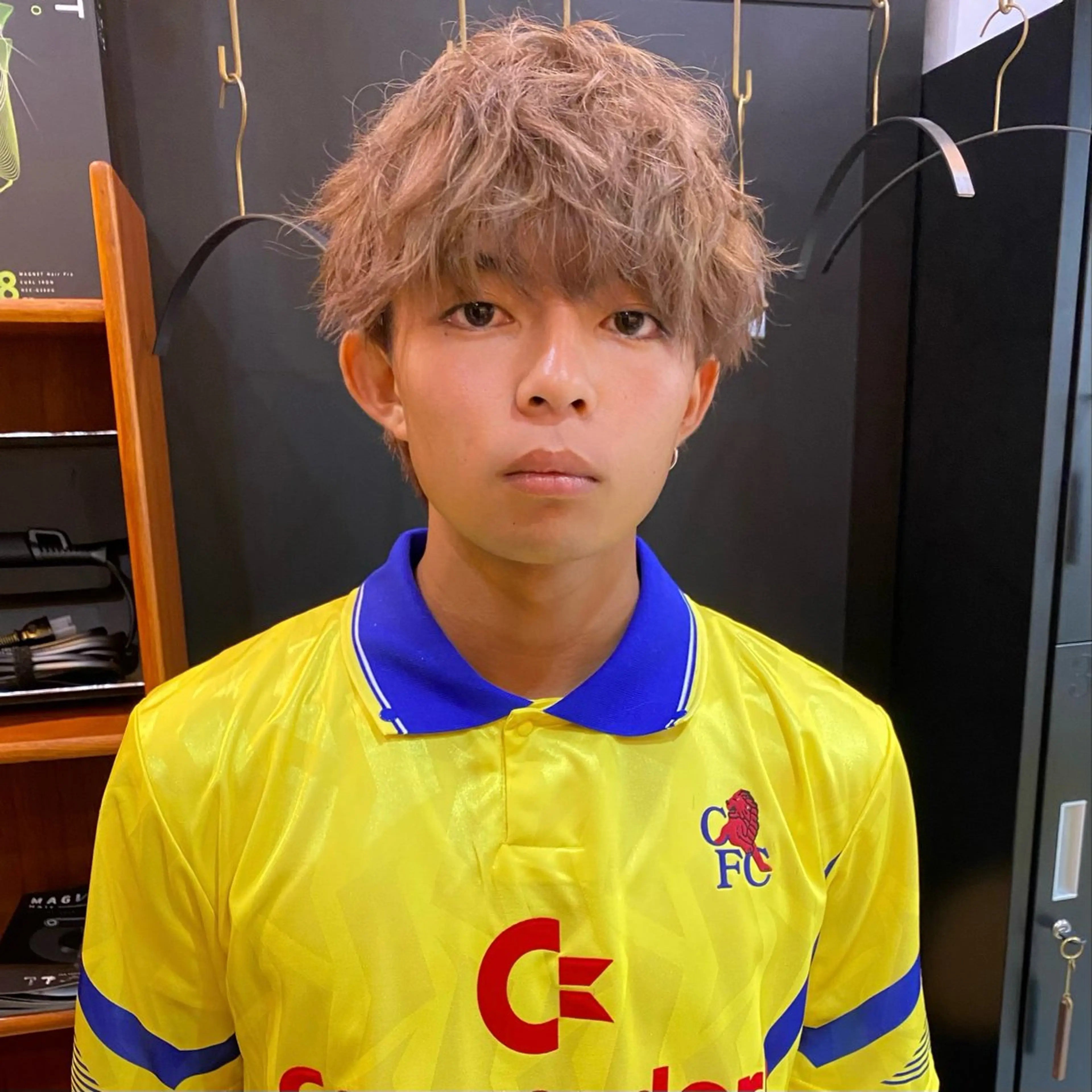 ショート カラー メンズ メンズブリーチ ベージュカラー ブリーチ ダウンパーマ 【sity.ザイク】のヘアスタイル