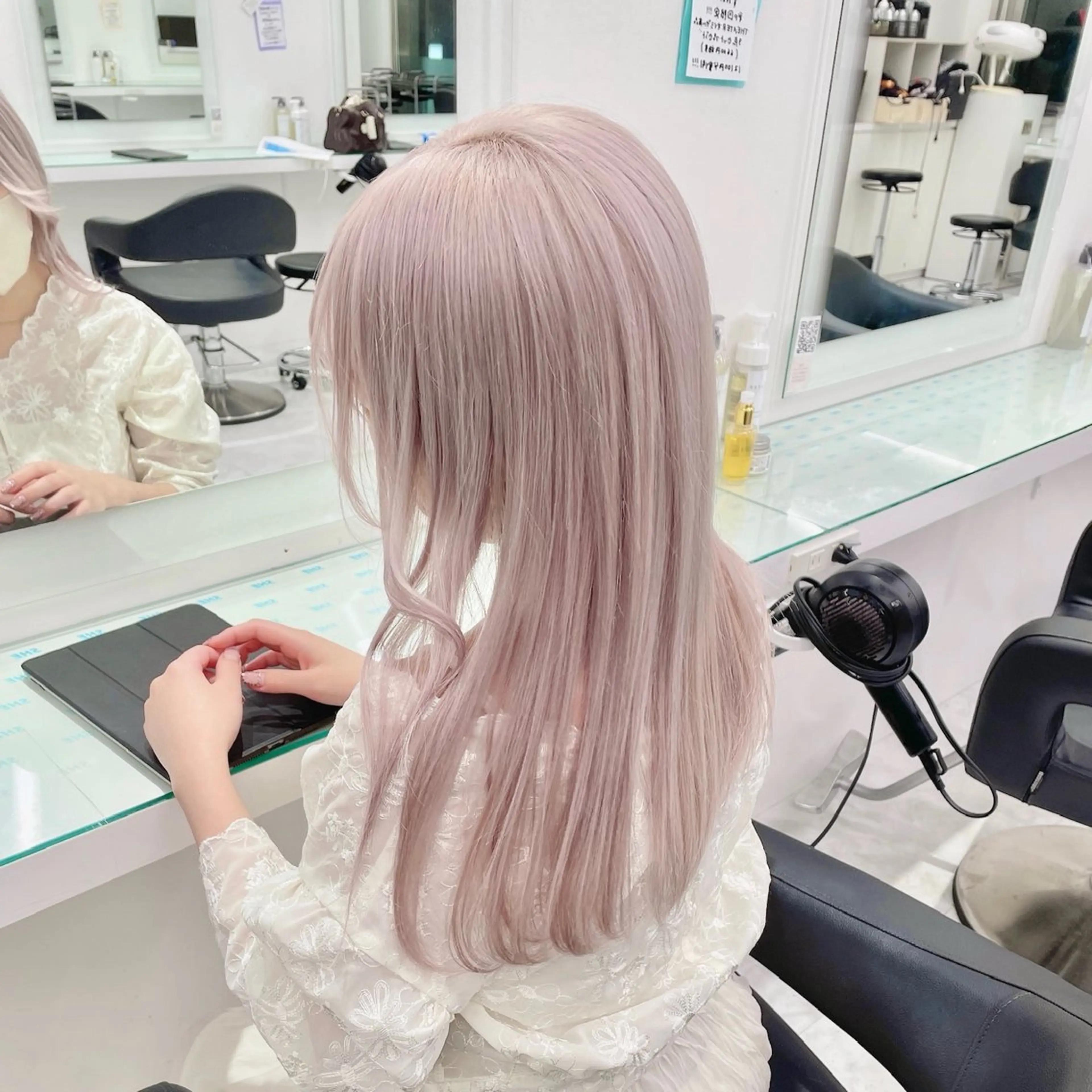 ロング カラー ハイトーン/韓国 レイヤー/るか🎀のヘアスタイル