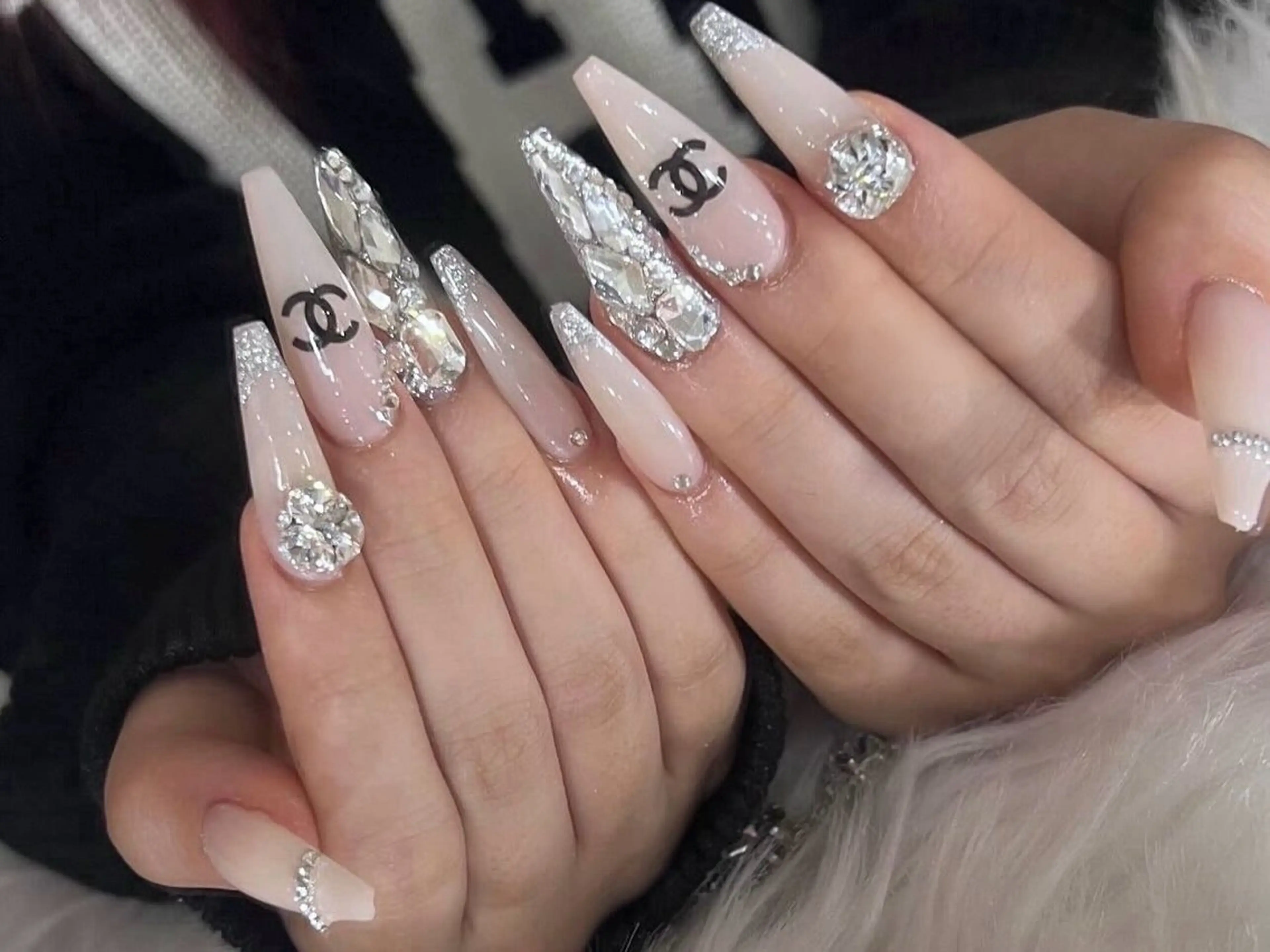 メンズ ネイル メンズ韓国風 アートネイル フレンチネイル ジェルネイル キラキラネイル ハンドネイル Bloom スカルプ専門店のネイルデザイン