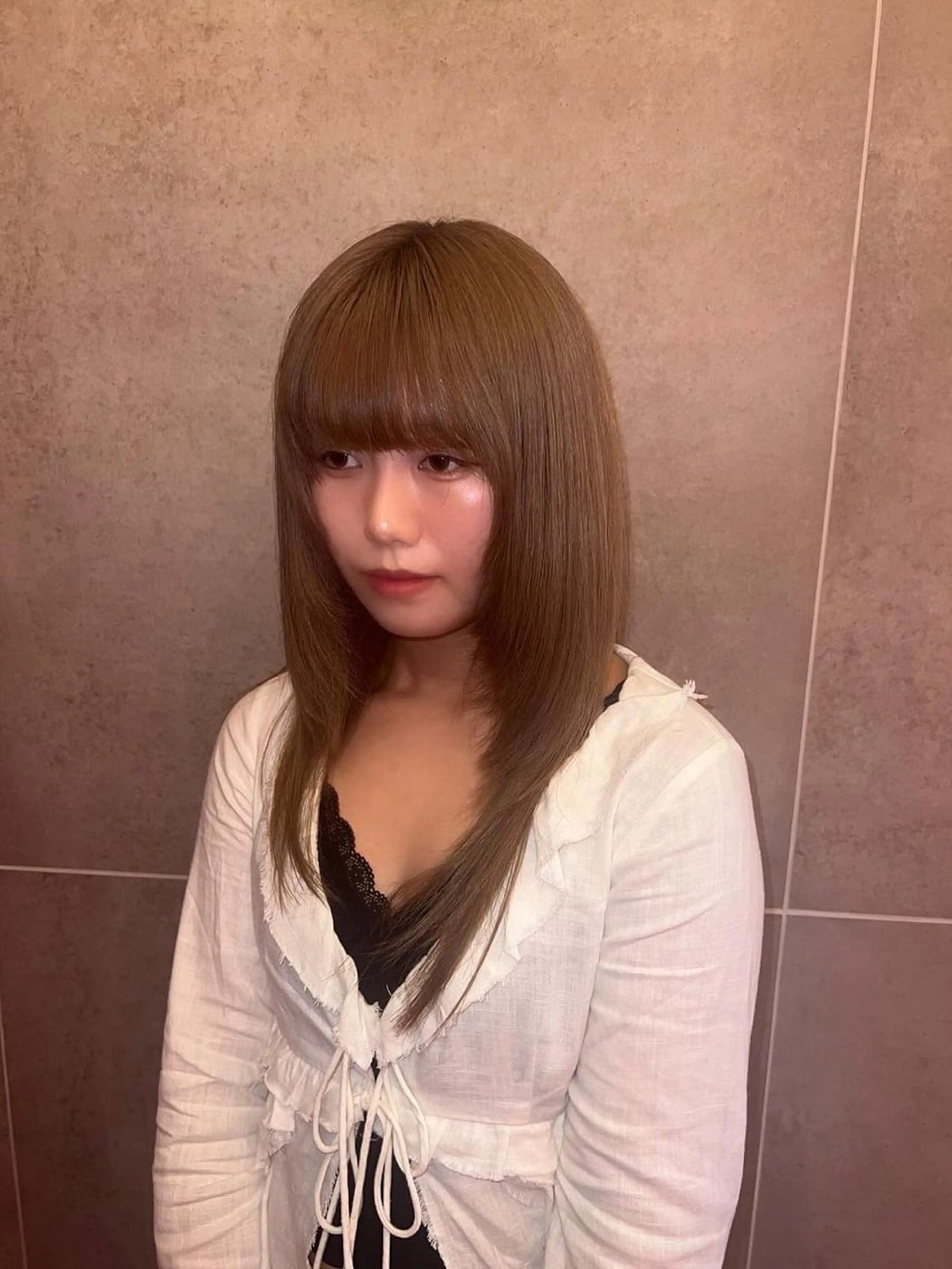 ロング AIRA/ブリーチ ‪/透明感カラーのヘアスタイル