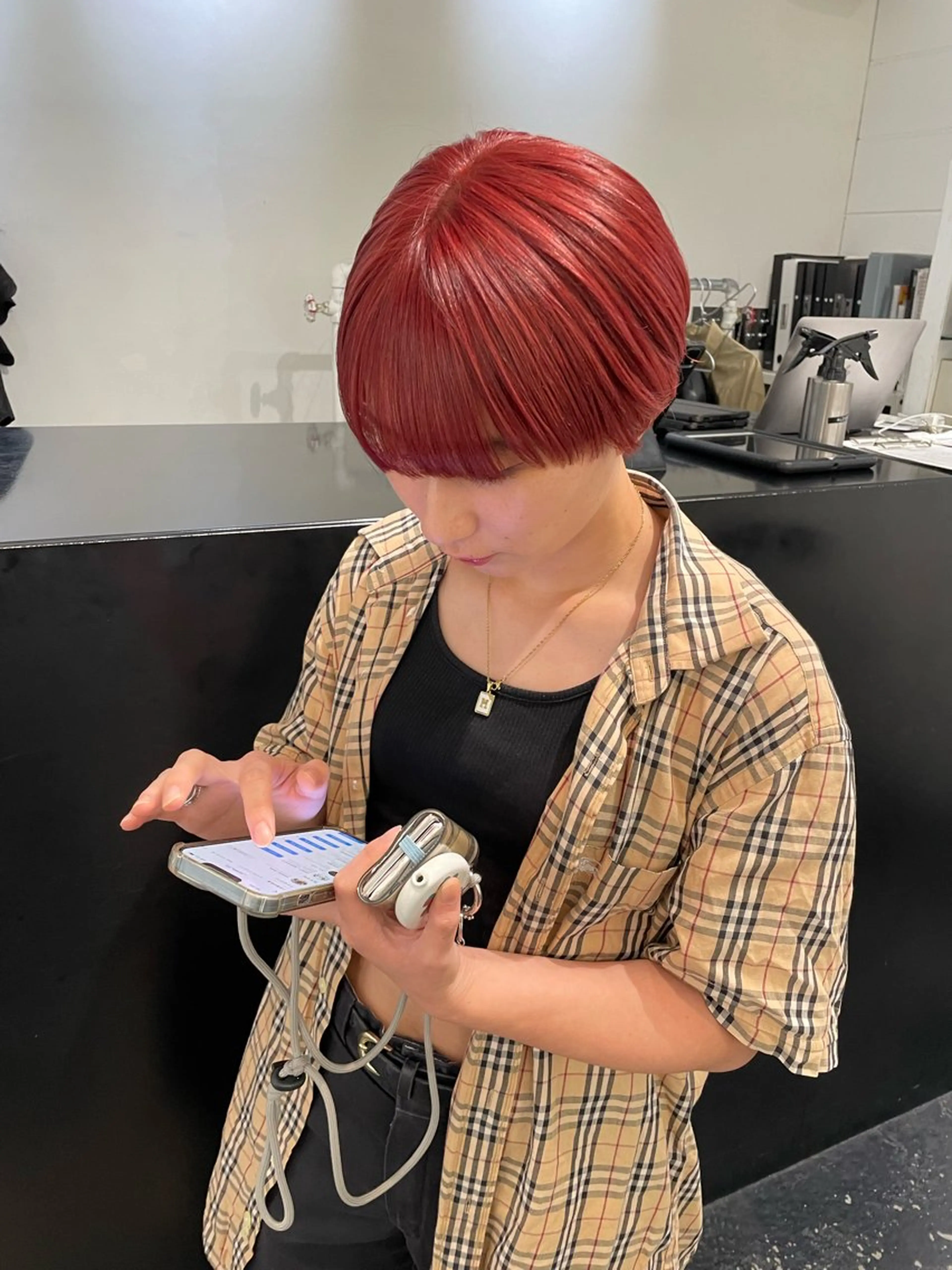 ショート カラー パーマ ヘアアレンジ メンズ キッズ ネイル マツエク・マツパ アイブロウ メンズブリーチ ブリーチ オレンジ カラーマツエク オレンジ カット ヘアカラー トリートメント 艶ハイトーン/ヘア アレンジAYAKAのヘアスタイル