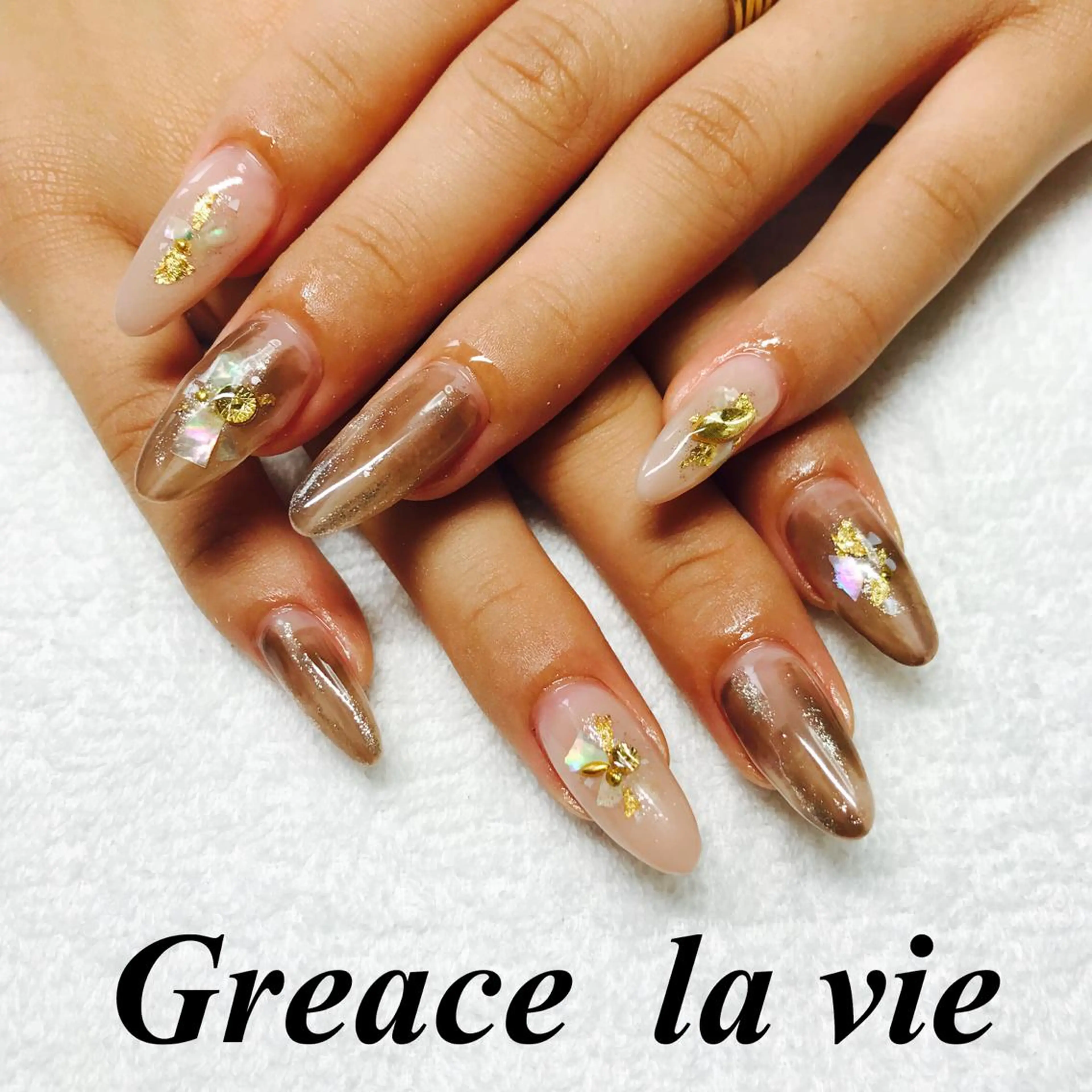 ロング カラー パーマ ヘアアレンジ キッズ ネイル マツエク・マツパ ブラウンカラー カラーマツエク ブラウン ニュアンスネイル ニュアンスパーマ Greace la vie所属・Greace  la vieのネイルデザイン