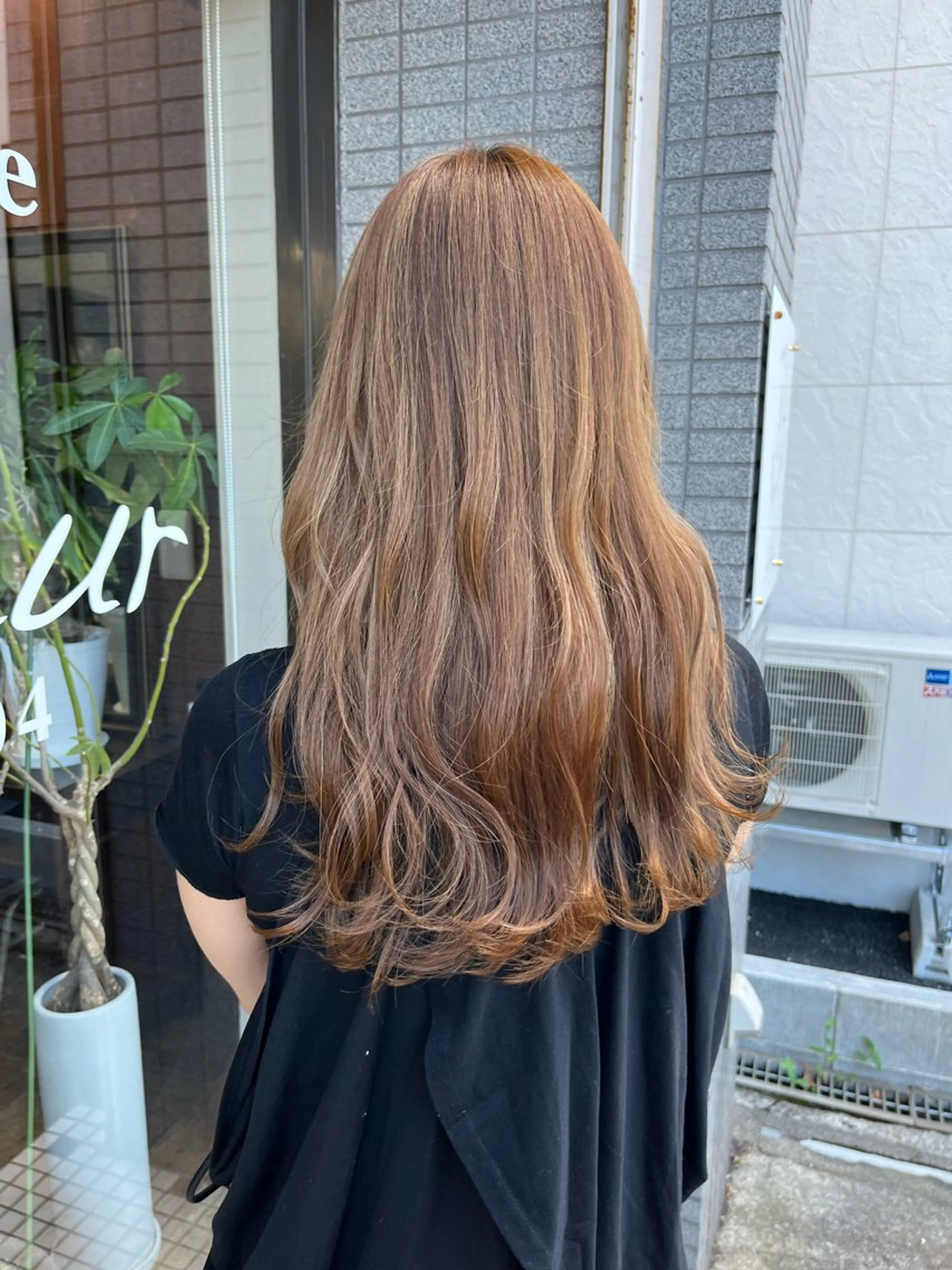 ロング 立野 希沙のヘアスタイル