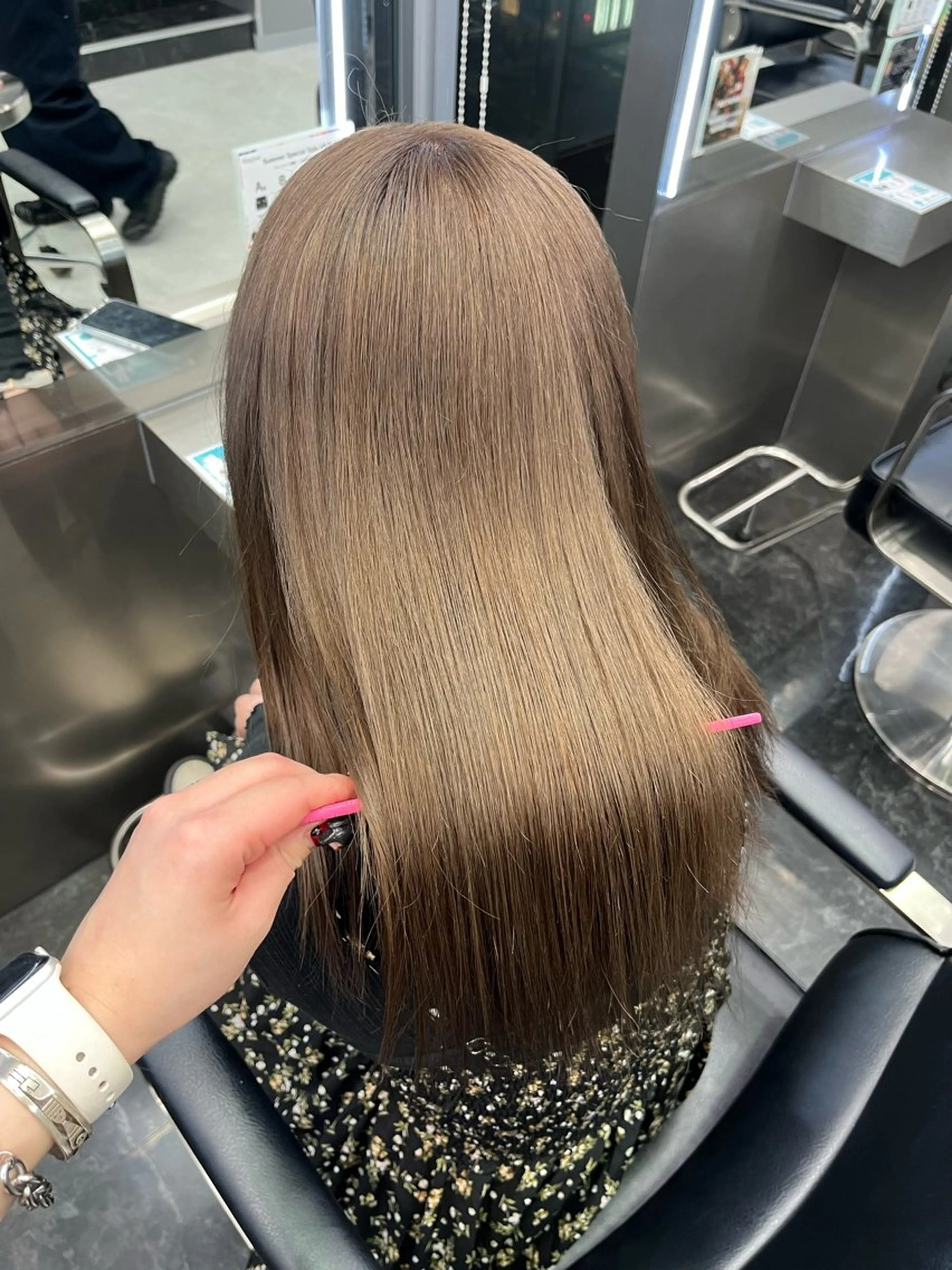 セミロング カラー ヘアアレンジ ベージュカラー ミルクティーベージュ ヘアカラー トリートメント ヘアセット ハイトーン/透明感 髪質改善/rinaのヘアスタイル