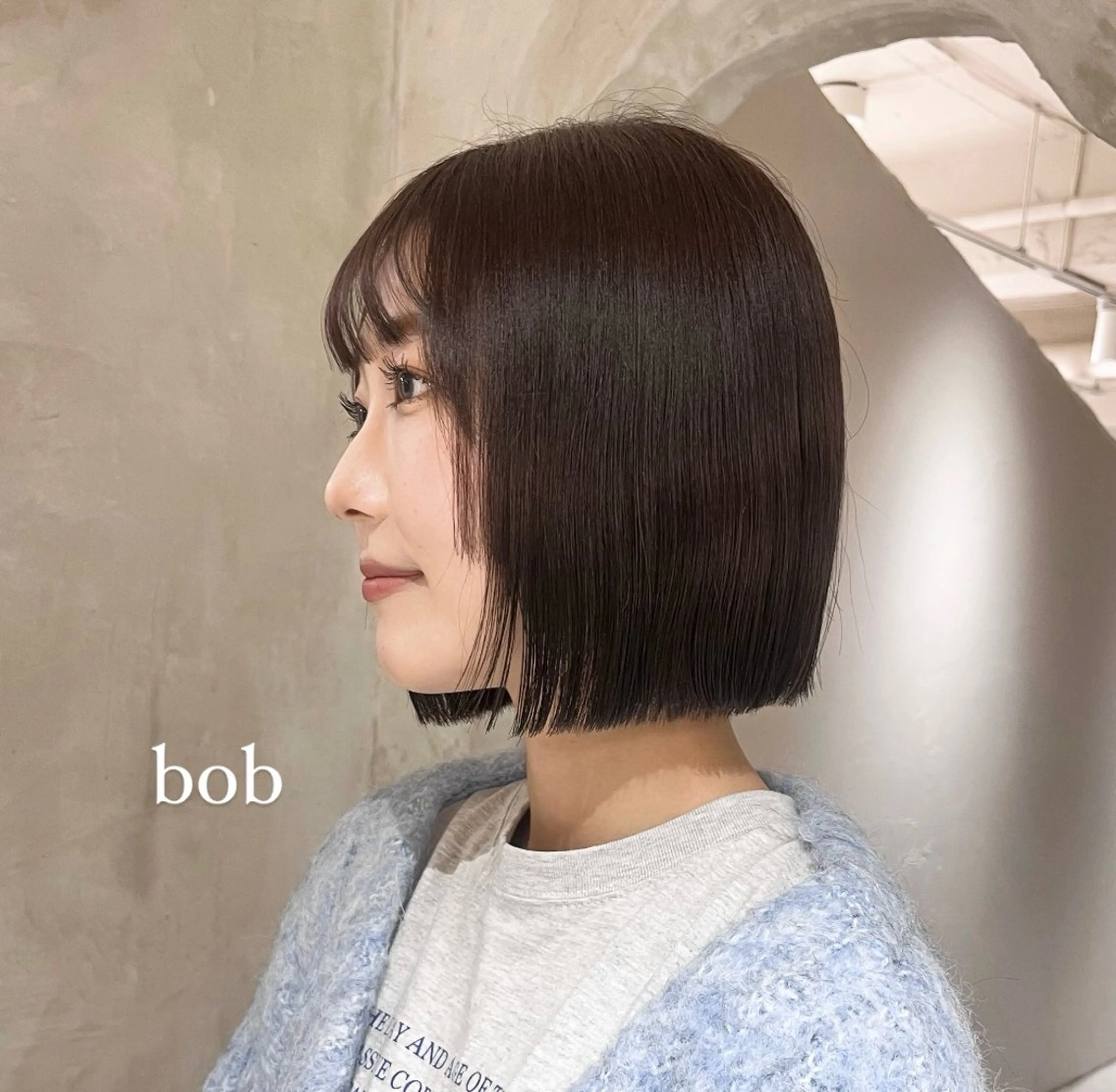 ミディアム カラー カット ヘアカラー トリートメント 切りっぱなしボブ/ 艶カラー/綾莉のヘアスタイル