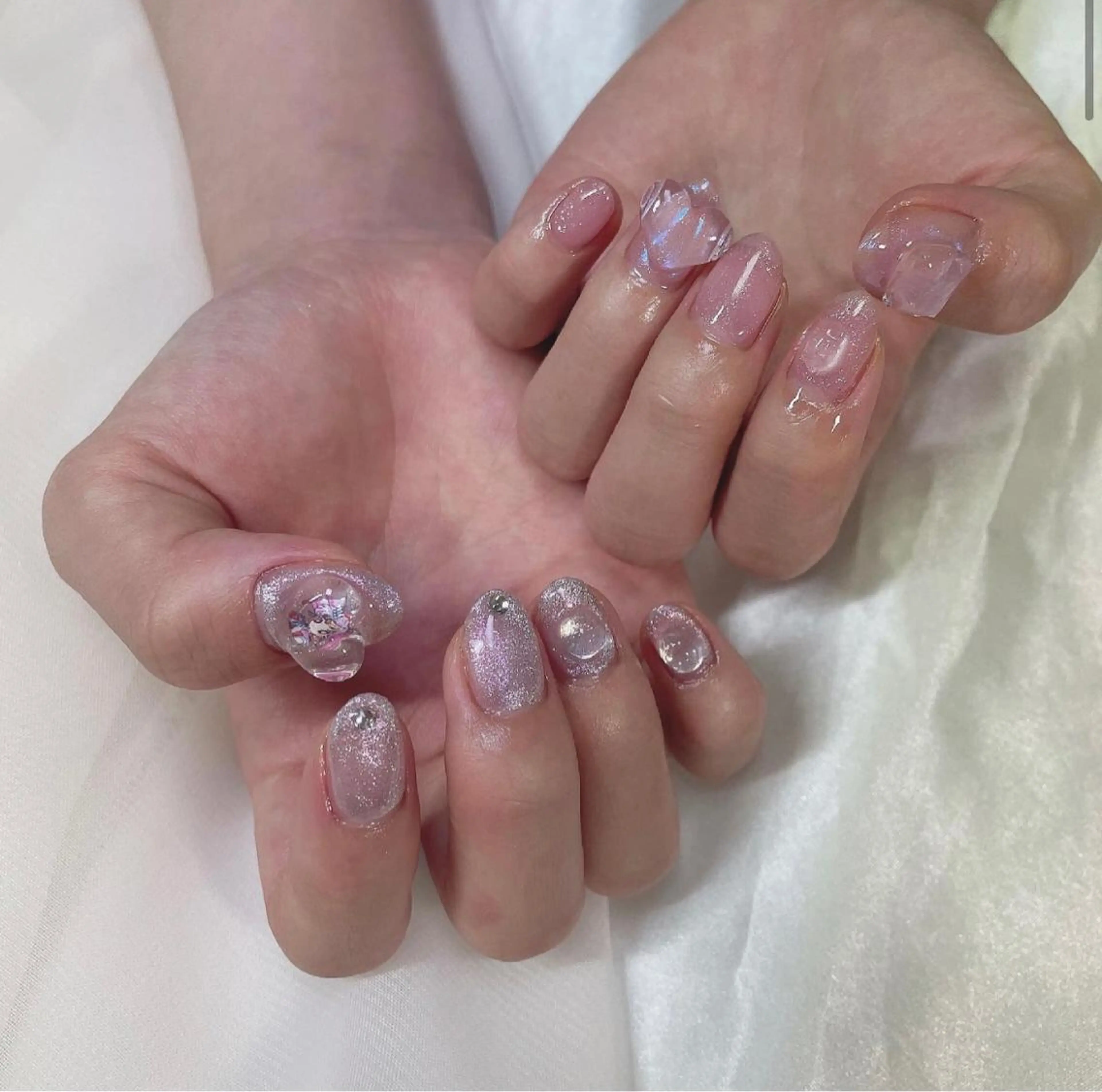 カラー ネイル ピンクカラー ハート ラメ(グリッター) マグネットネイル ピンク 𓂃🦢Aurora Swan🌙𓂃のネイルデザイン