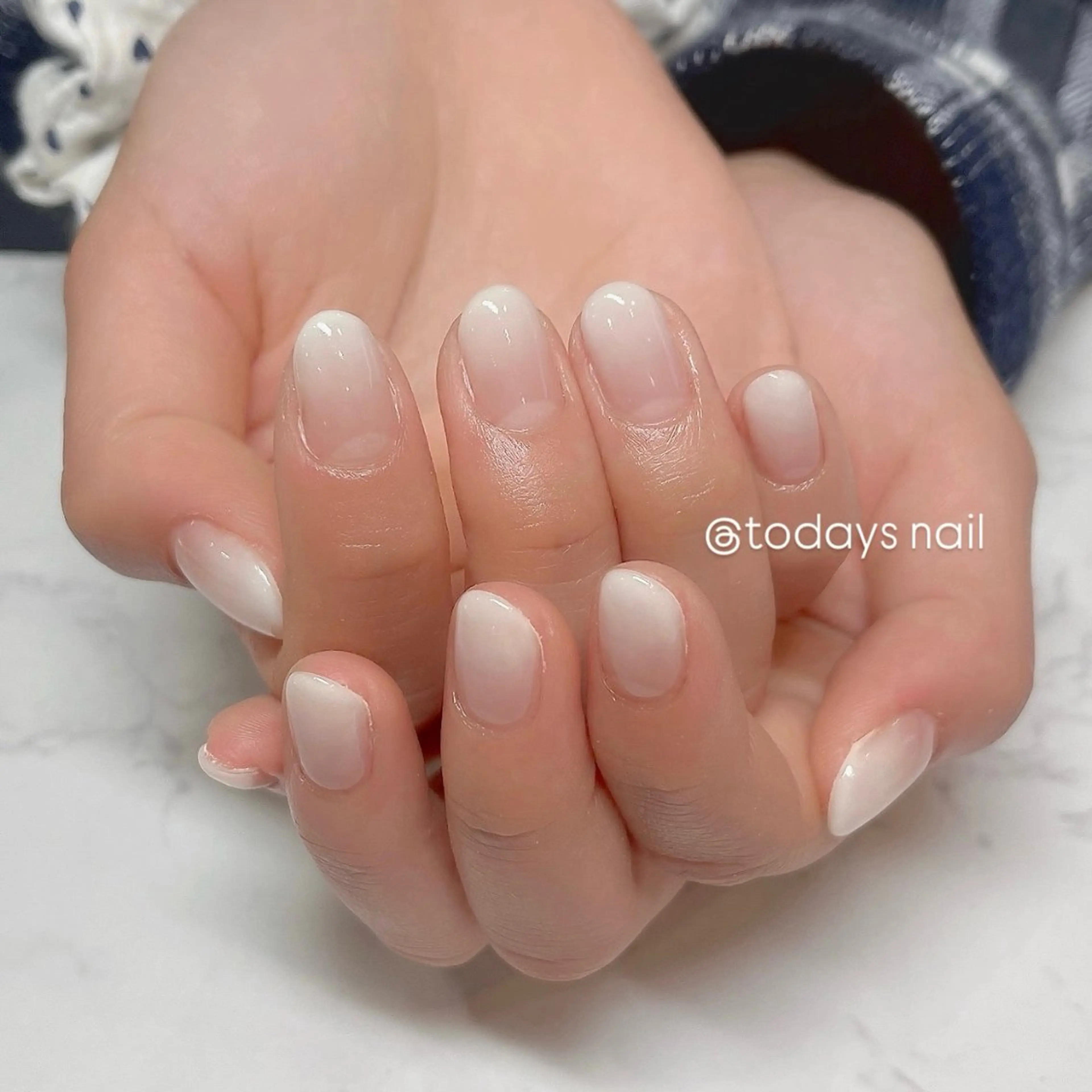 4/28(火) 15時30分​〜​ ハンドオフあり90分 色自由グラデーション @ネイルスクールtricia 表参道の写真