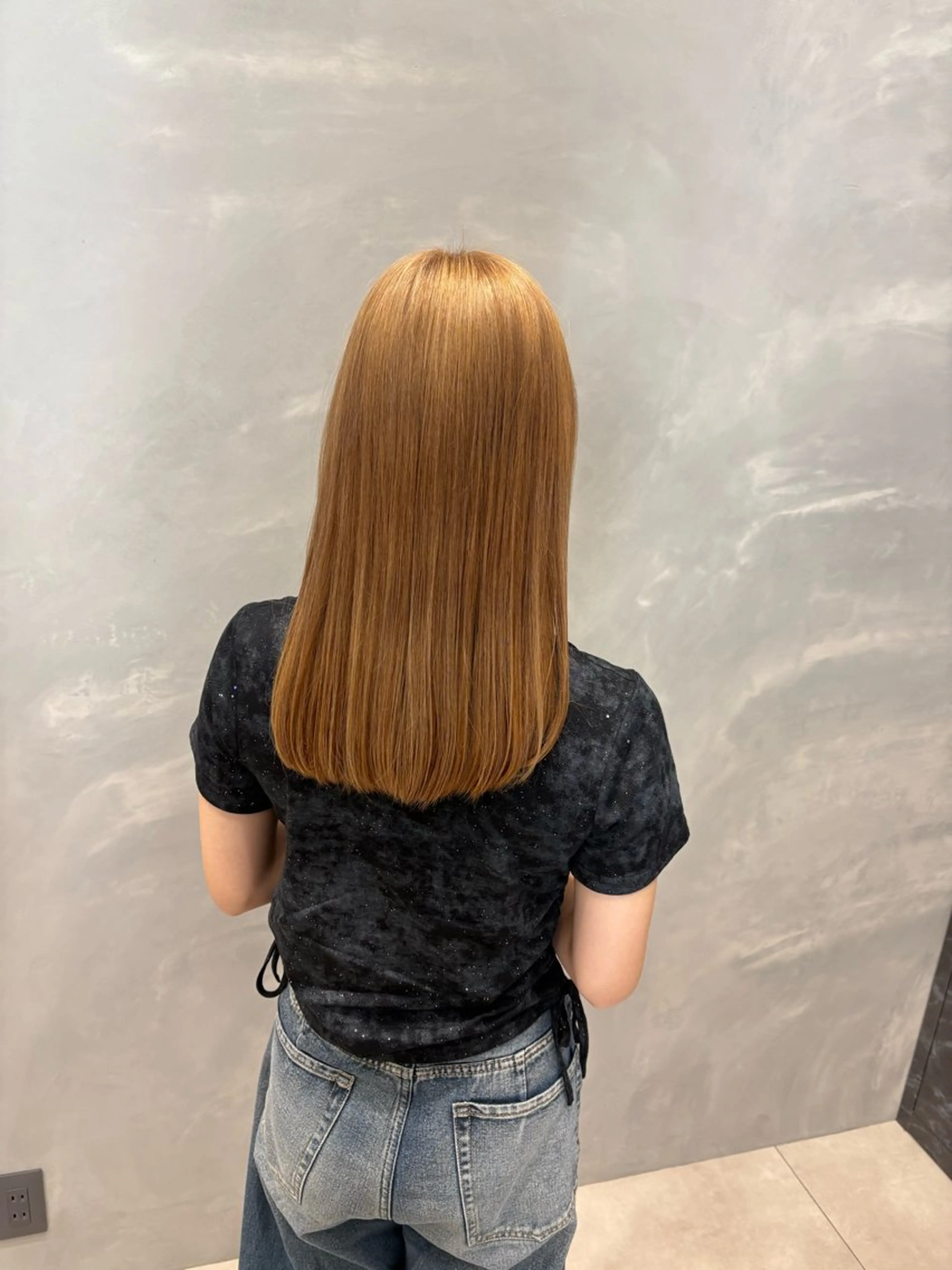 セミロング カラー ブロンド ヘアカラー トリートメント newi大分/ 磯部栞里／艶感カラーのヘアスタイル