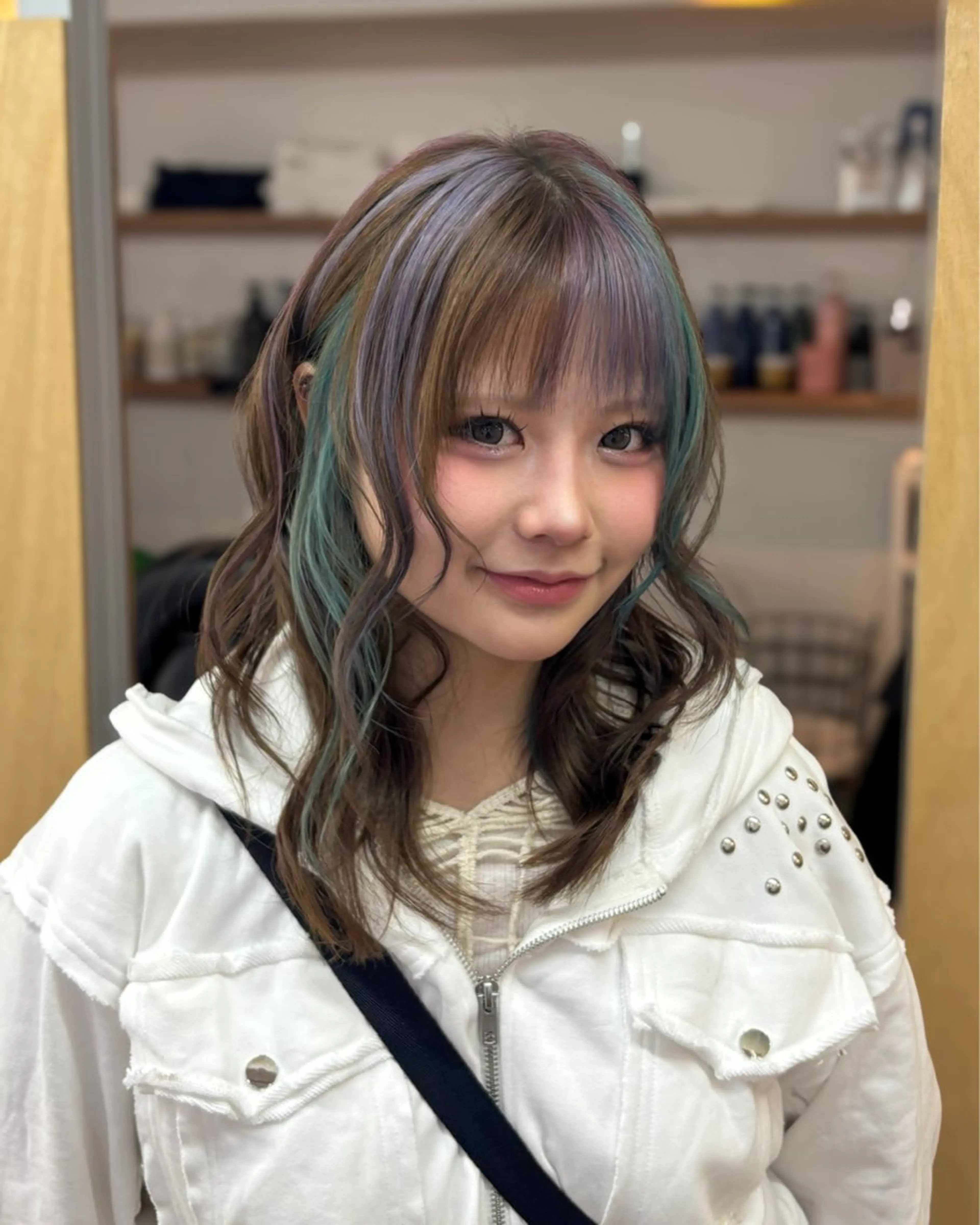 ミディアム カラー デザインカラー ヘアカラー トリートメント ナナ/大阪心斎橋/ レイヤーカットのヘアスタイル