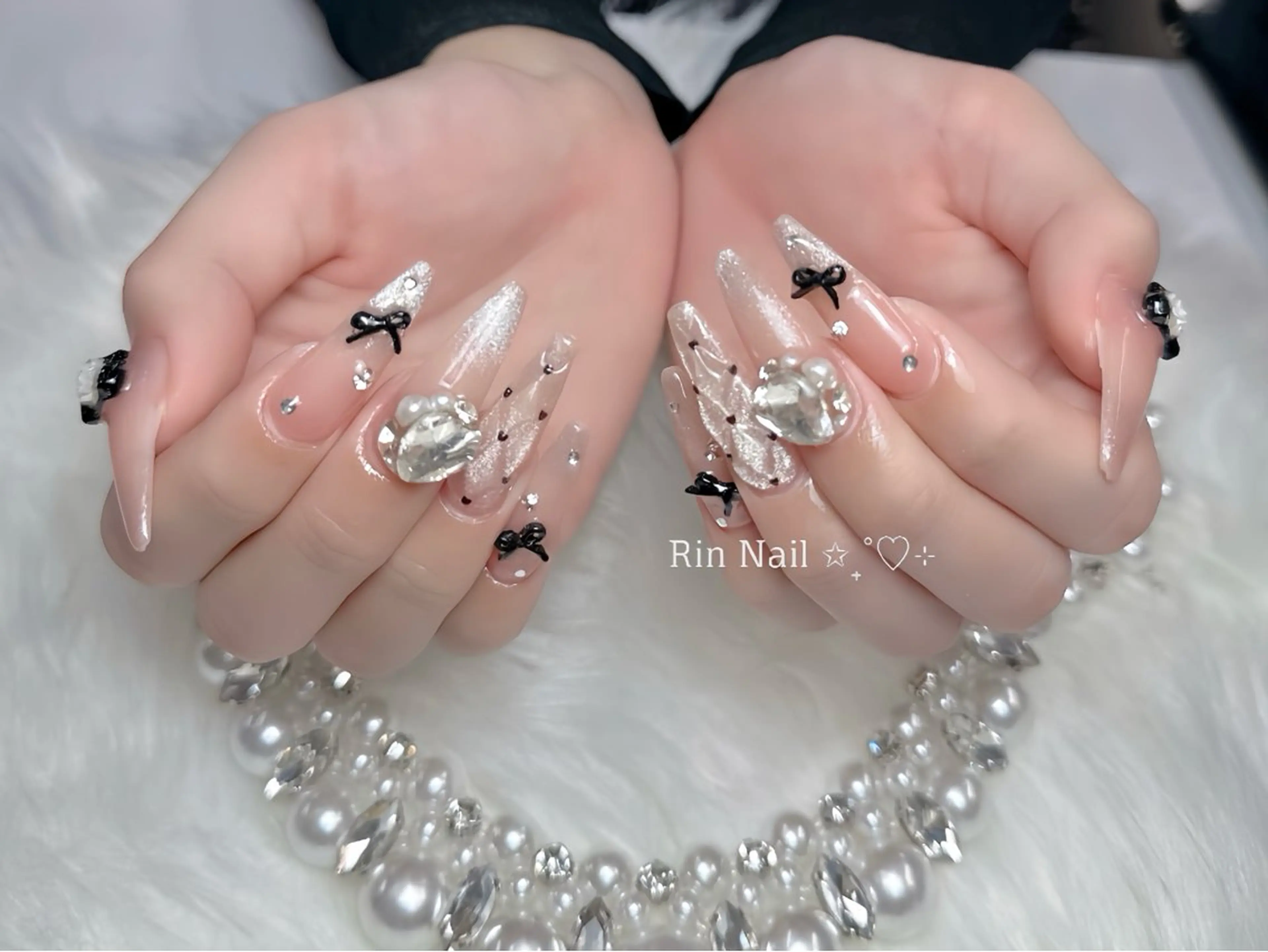 ネイル オーロラネイル チークネイル 桜ネイル クリアネイル ドット ハンドネイル Rin Nail 新大久保店のネイルデザイン