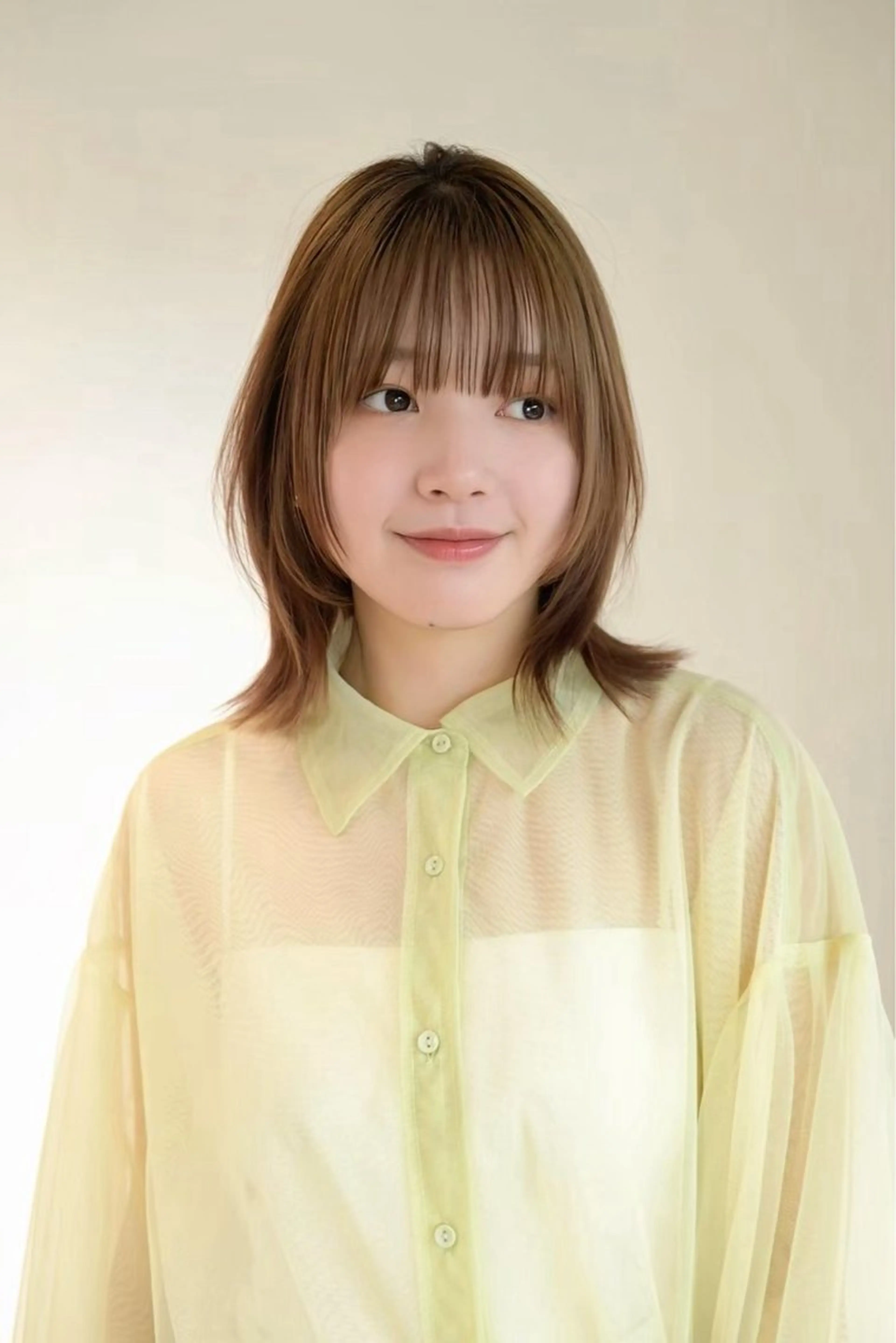 ミディアム 楠原 透羽のヘアスタイル