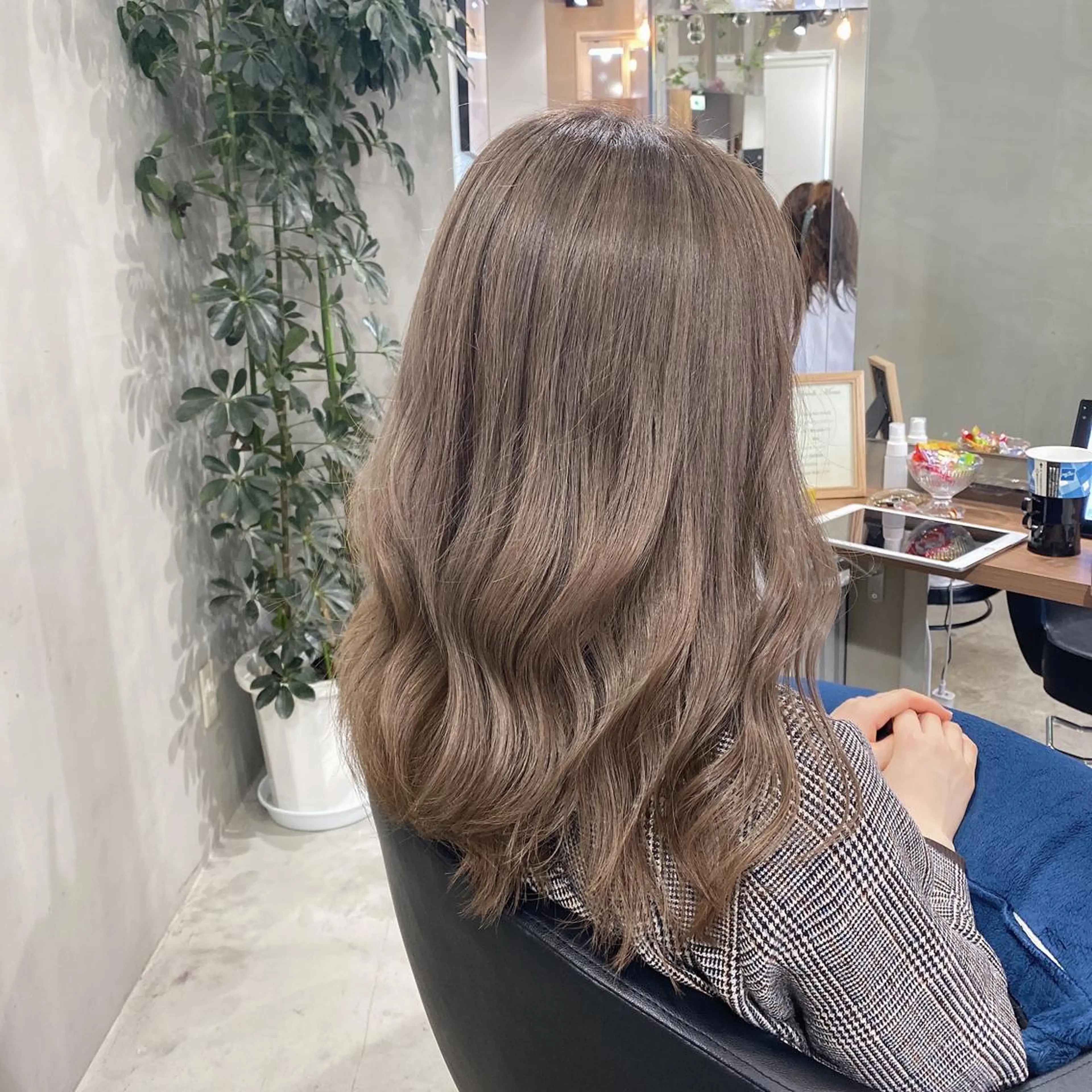 ミディアム カラー yuuka🌻 ハイライト/艶カラーのヘアスタイル