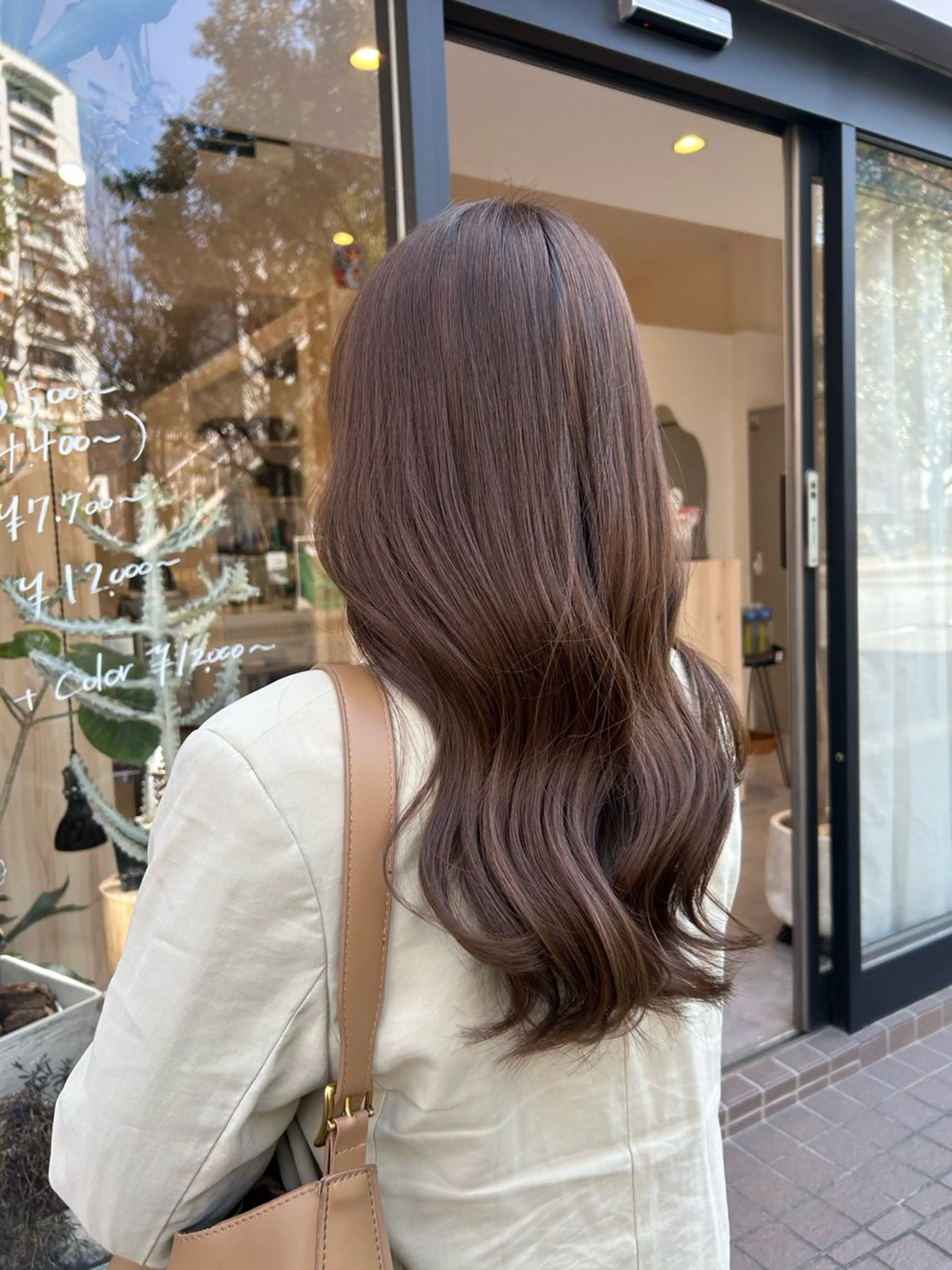 セミロング ayaka ［sou］のヘアスタイル