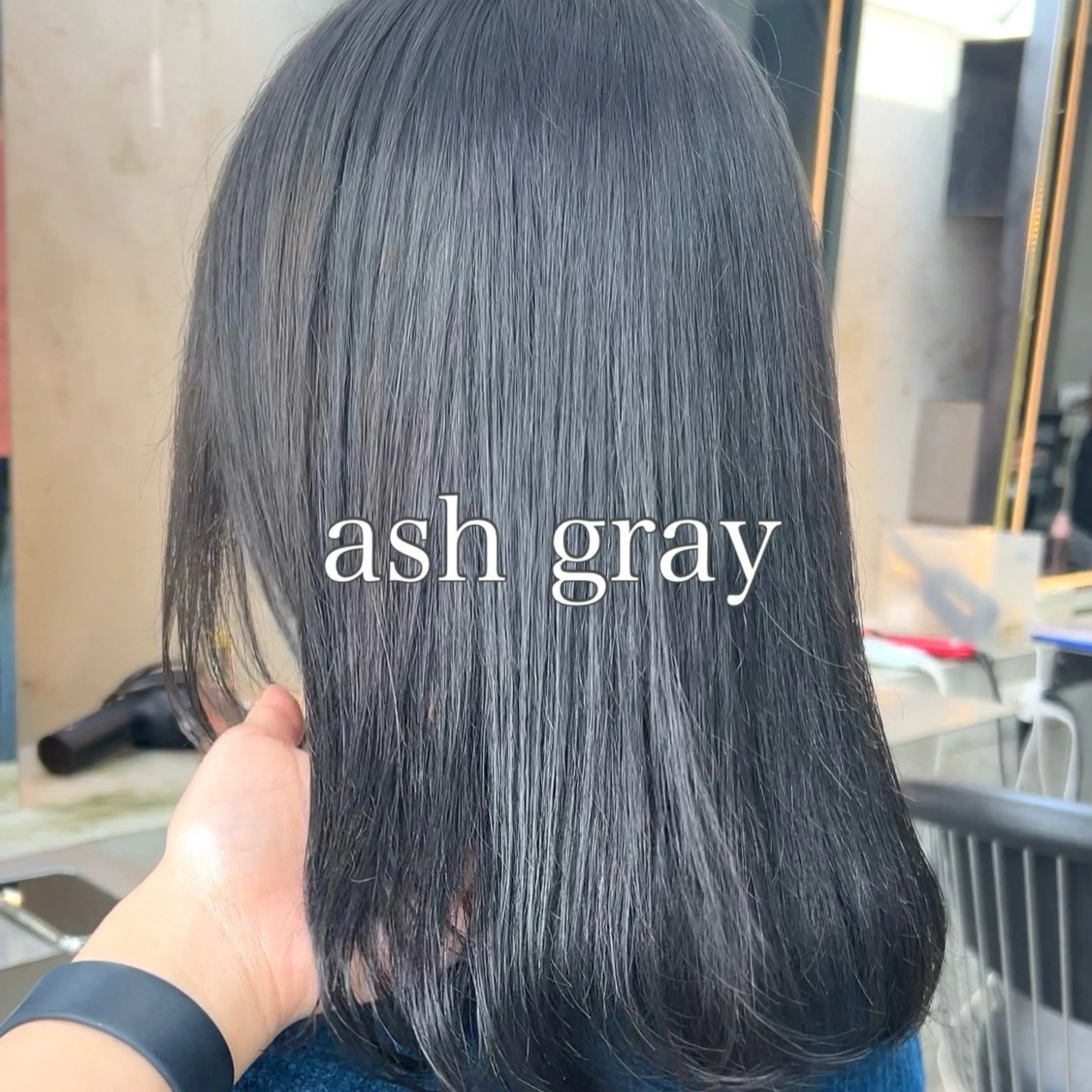 ミディアム カラー アッシュ アッシュグレー ブリーチ ブルーカラー ヘアカラー トリートメント ボブ/くびれボブ/ 髪質改善/Ru-kaのヘアスタイル