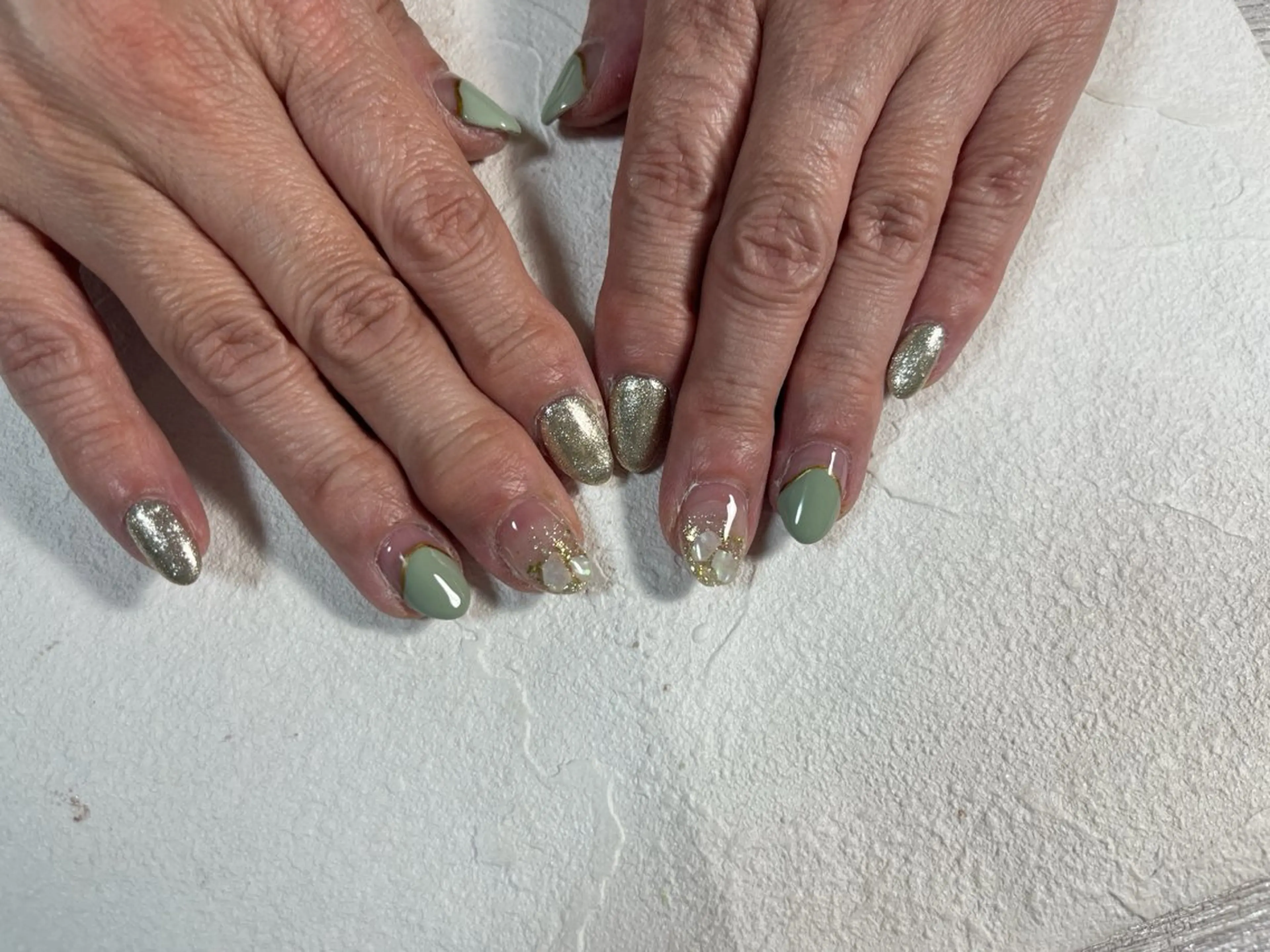 ネイル オーロラネイル フラワーネイル フットネイル フレンチネイル ジェルネイル ハンドネイル kiki nail たまプラーザのネイルデザイン