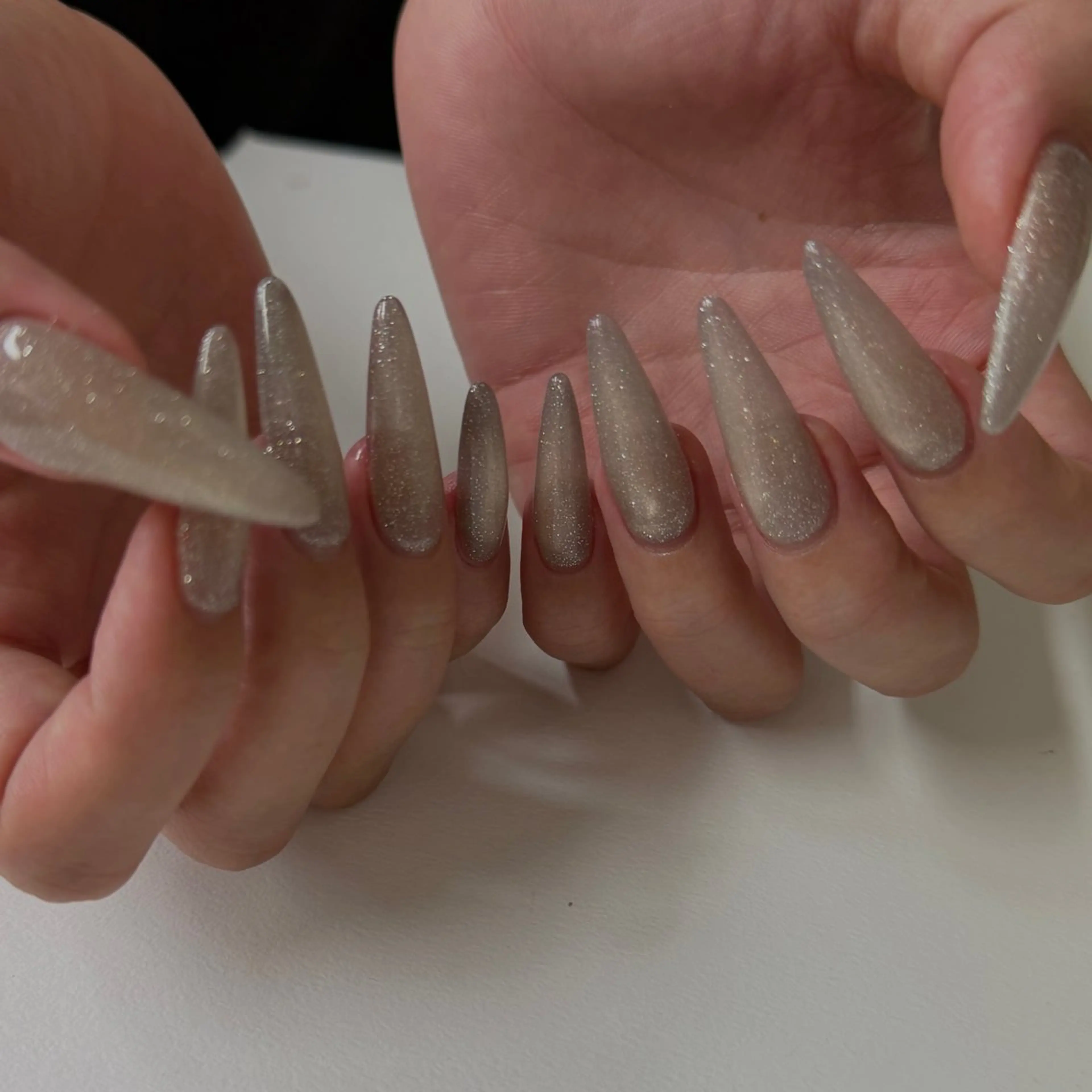 ネイル マグネットネイル ワンカラーネイル スカルプネイル ワンホンネイル ハンドネイル nailstudio eviz新宿店のネイルデザイン