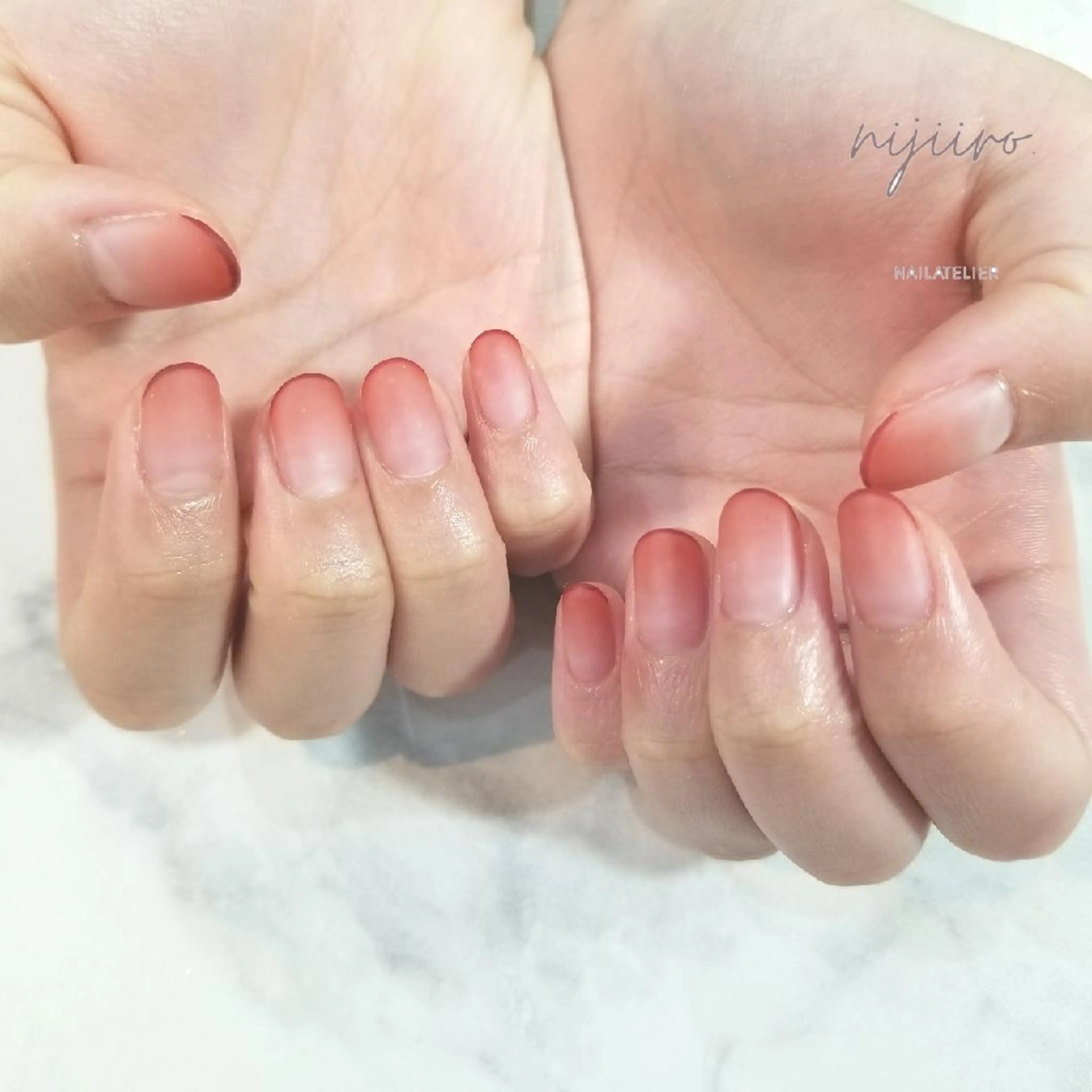 ネイル グラデーション マットネイル ハンドネイル nijiiro🌈 サトウのネイルデザイン