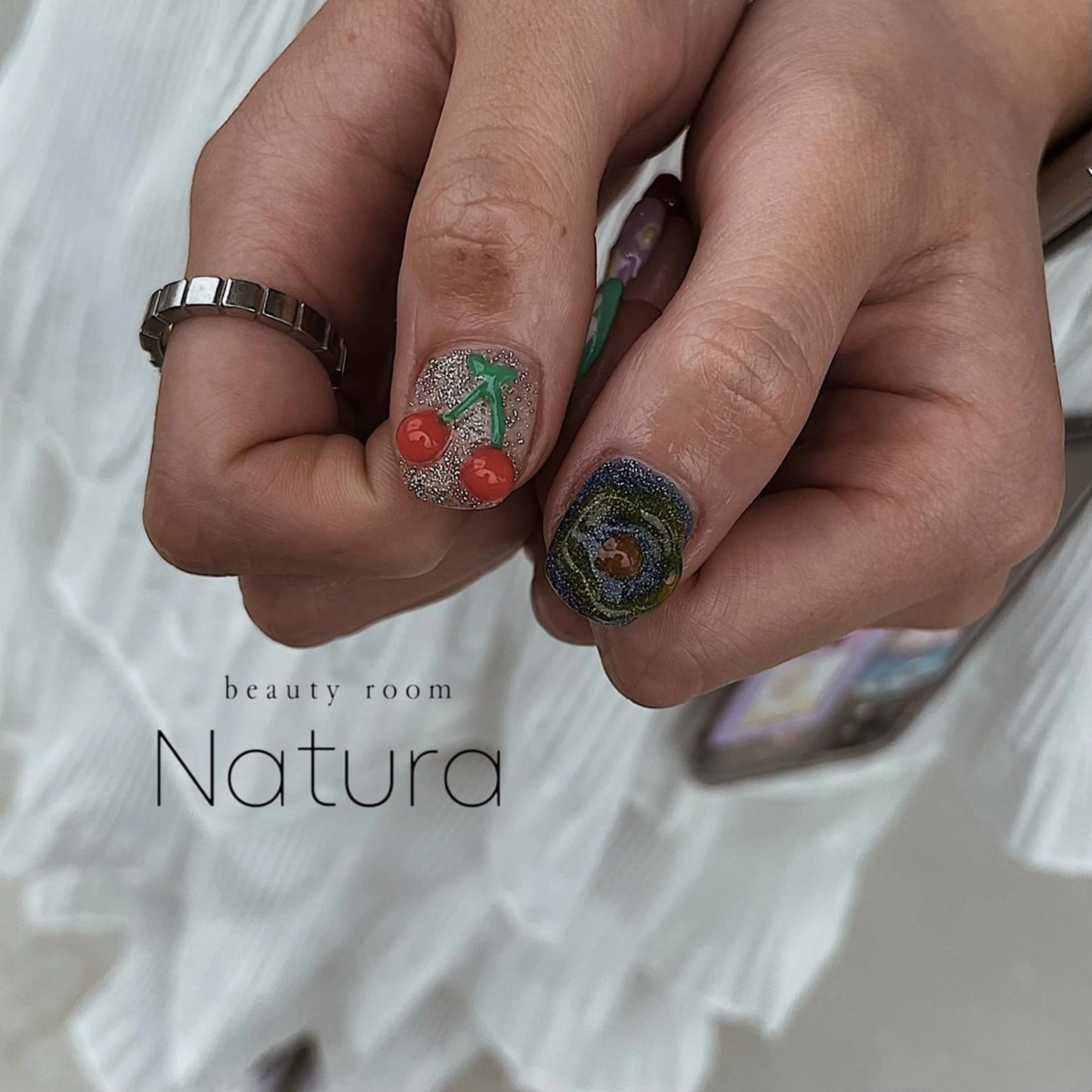 ネイル マツエク・マツパ アイブロウ ハンドネイル beautyroom Naturaのネイルデザイン