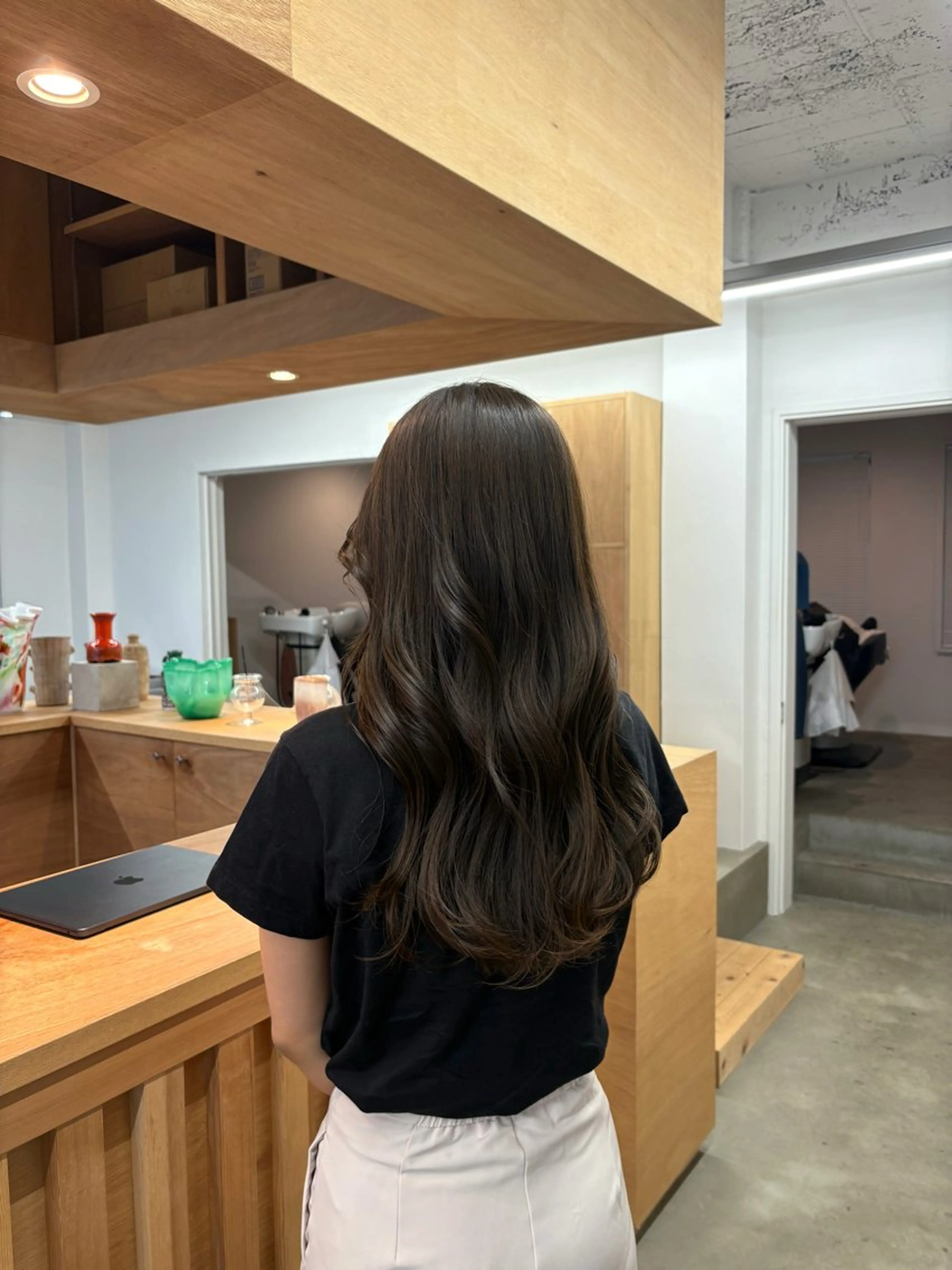 カラー 吉野 新菜のヘアスタイル