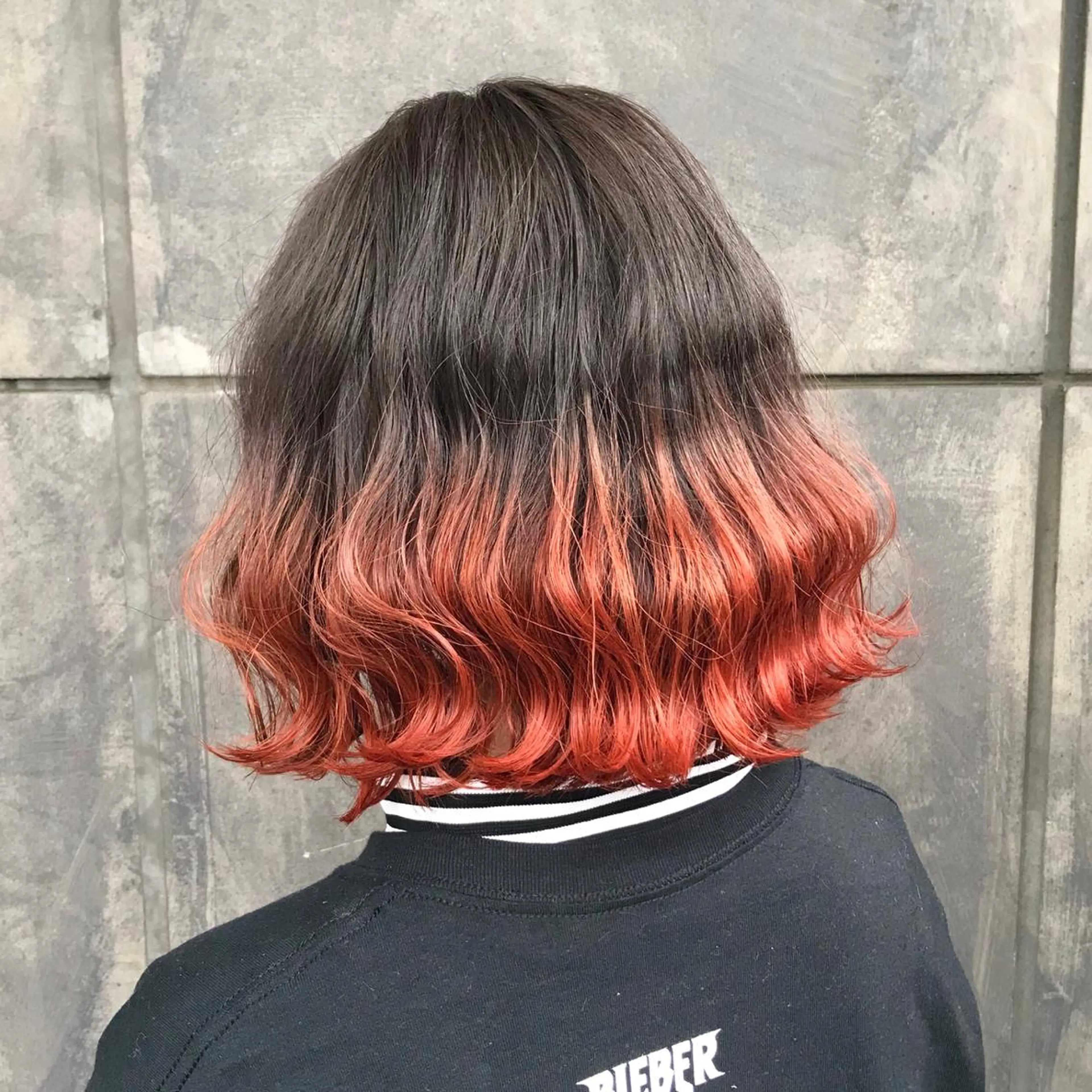 ショート カラー ブリーチ グラデーションカラー オレンジ K-POP好き美容師 🇰🇷Kai.Yのヘアスタイル