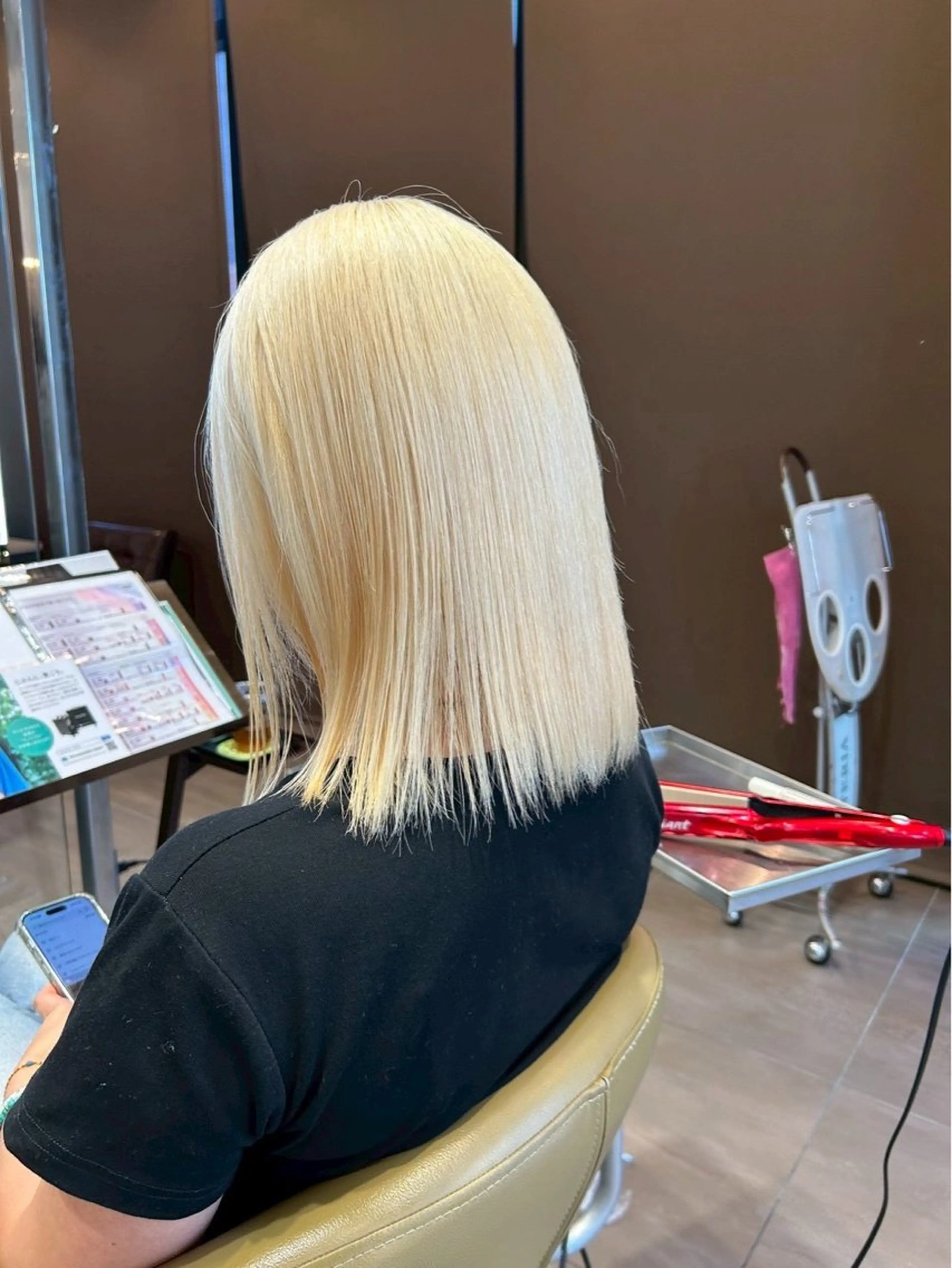 カラー 岩岡 つなみのヘアスタイル
