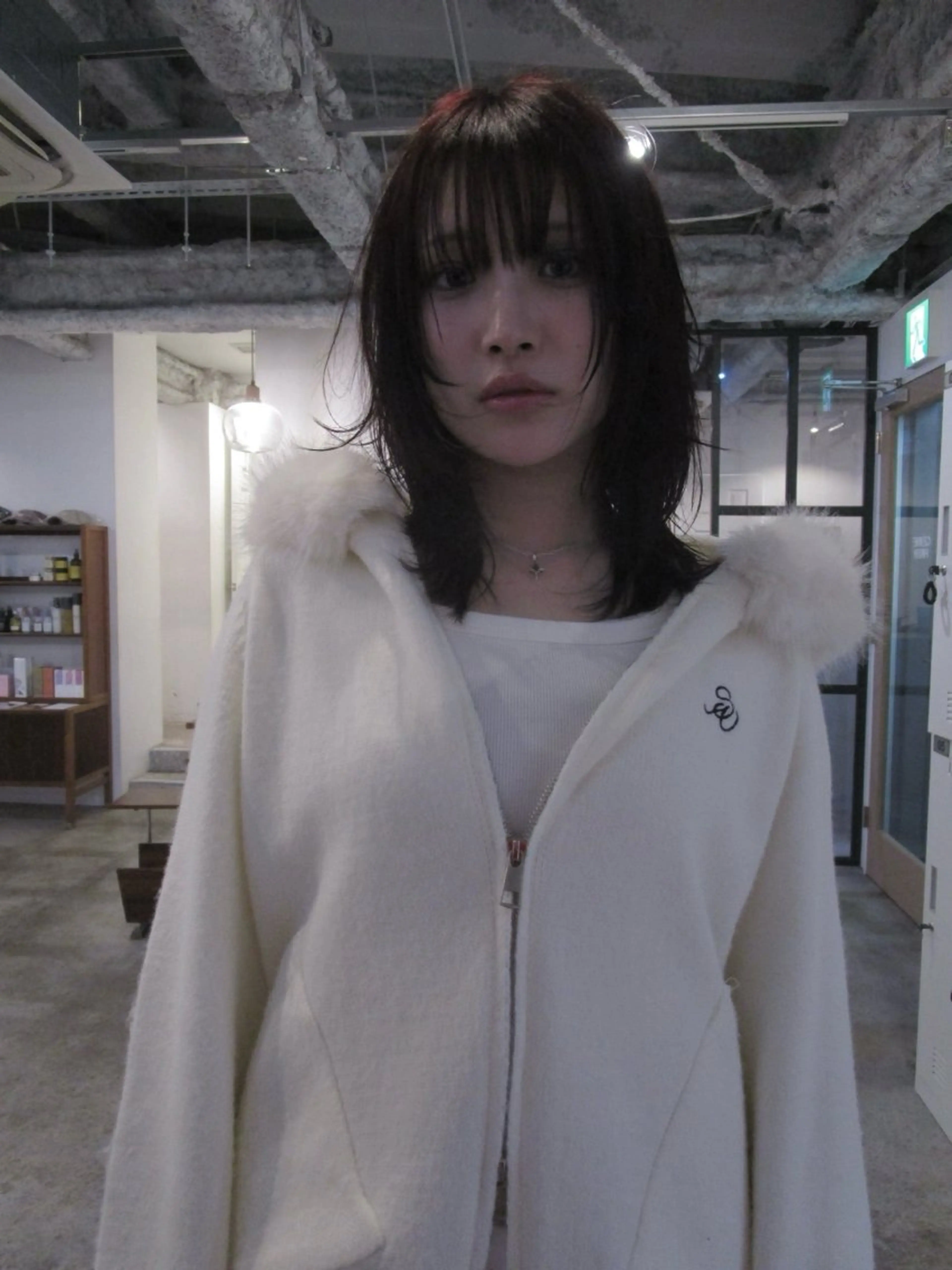 ミディアム カラー レッドカラー 顔周りカット レイヤーカット カット ヘアカラー yu maのヘアスタイル