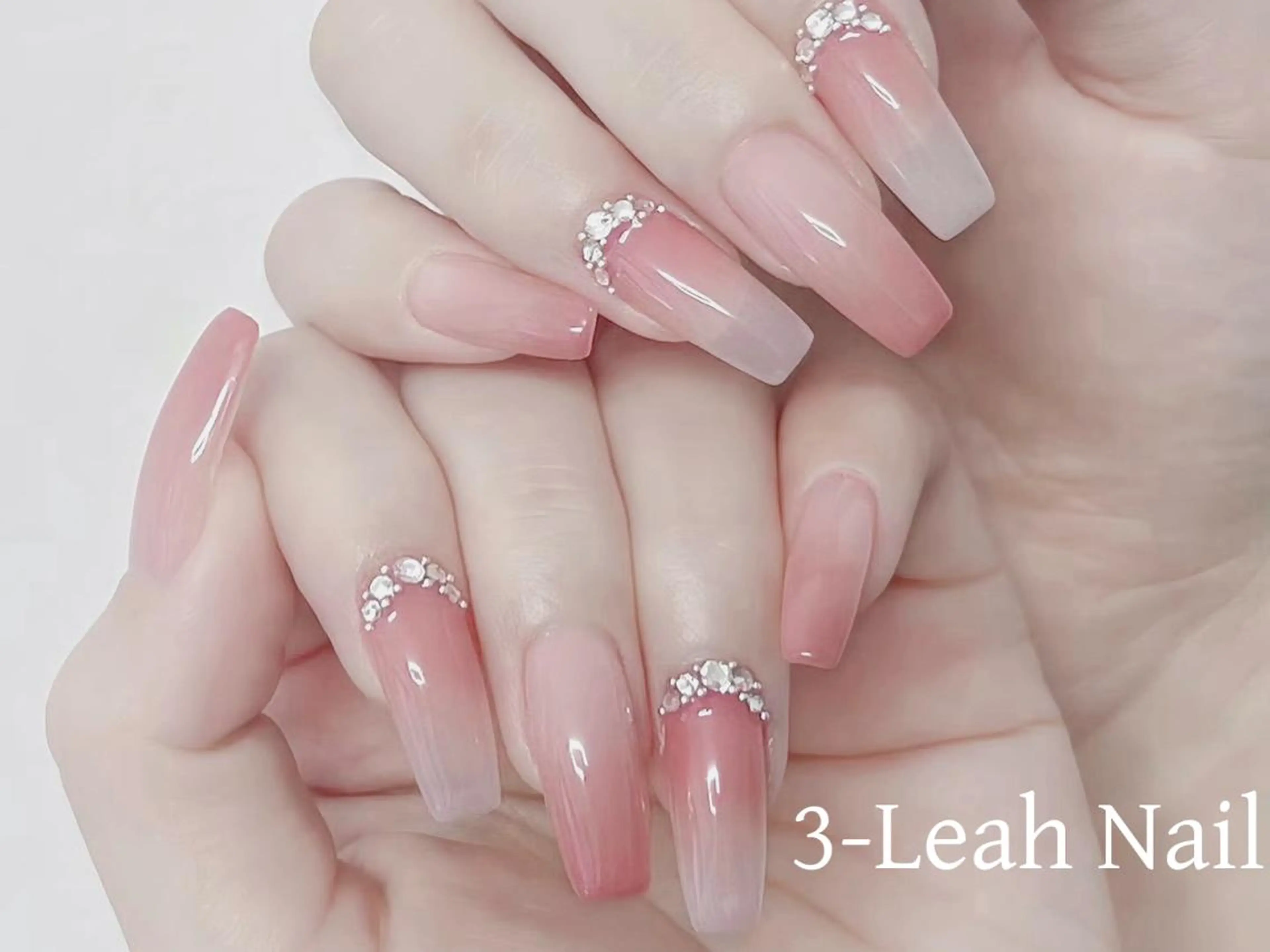 ロング ハンドネイル 💅 リリアのネイルデザイン