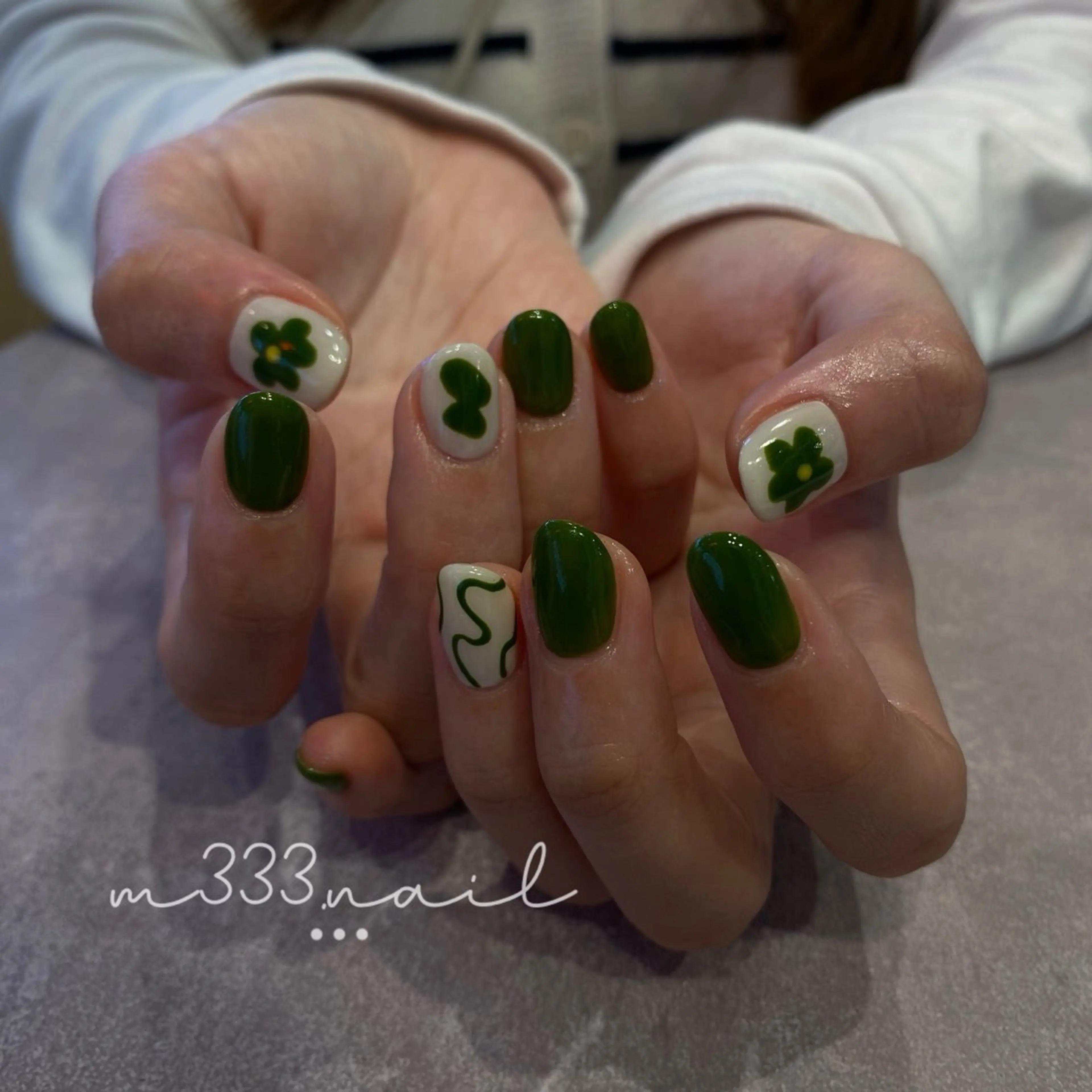 ネイル フラワーネイル グリーン ハンドネイル hair  MILE.所属・MILE. mukonosouのネイルデザイン