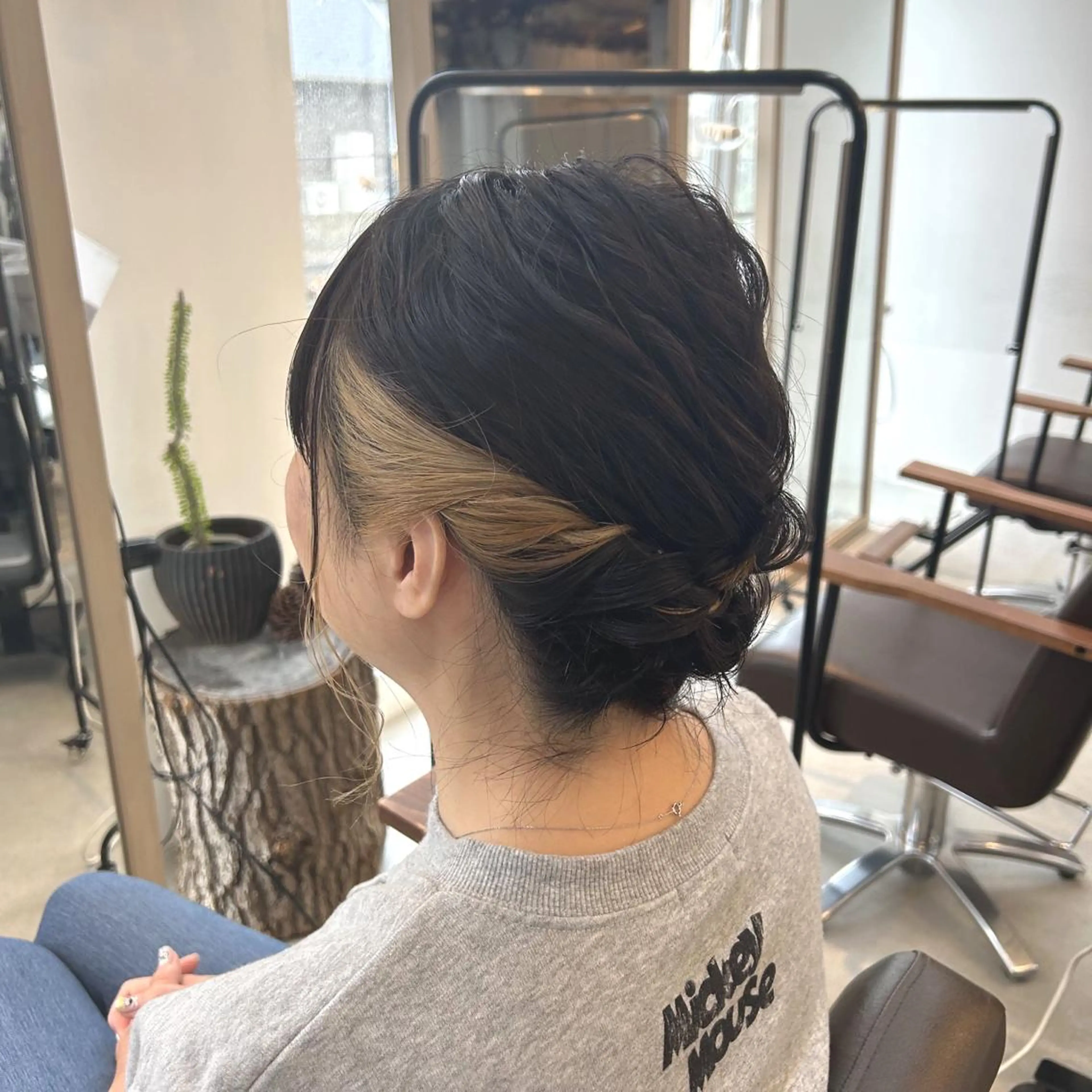 ミディアム カット ヘアカラー 綿貫 美雪のヘアスタイル