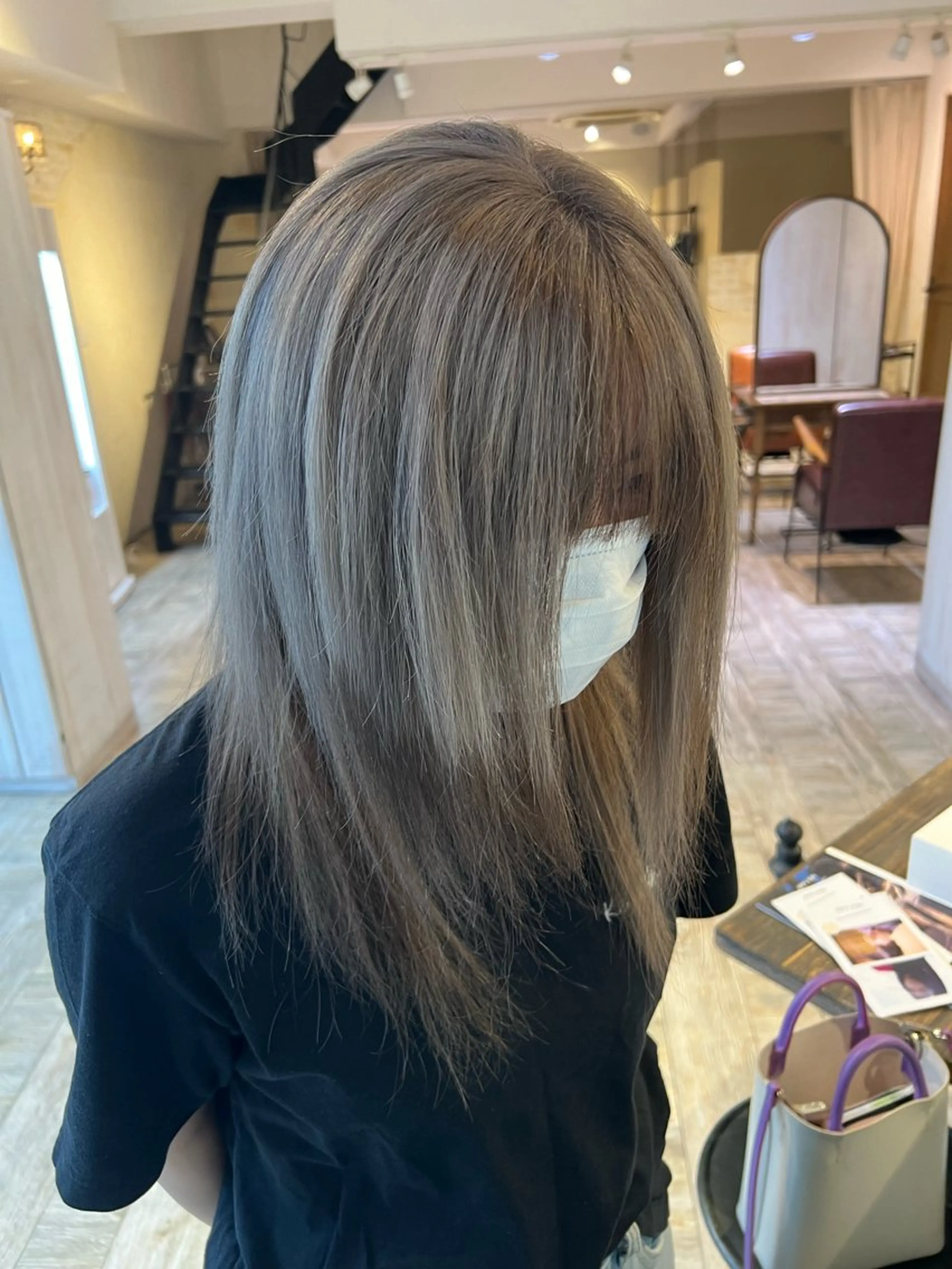 ミディアム カラー ブリーチ グレージュ ヘアカラー 似合わせ/ブリーチ カラー.岡田友仁のヘアスタイル