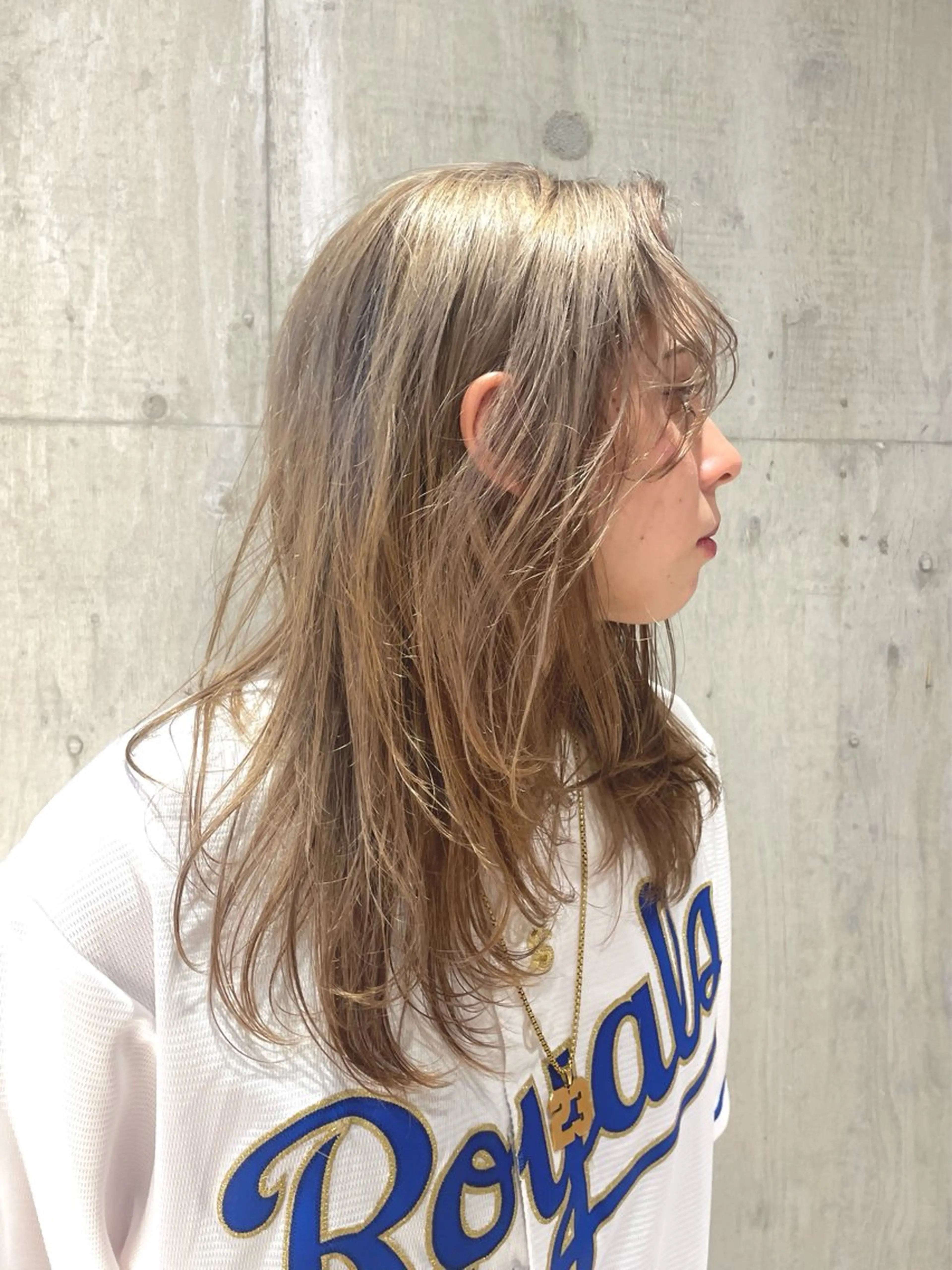 セミロング カラー ブロンド REINA /niil/女性限定のヘアスタイル